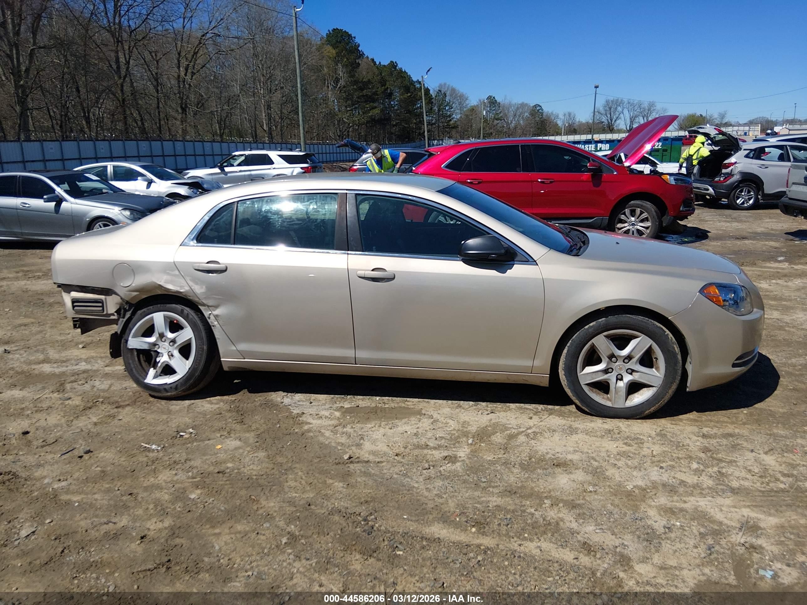 2010 Chevrolet Malibu Ls Gold vin: 1G1ZB5EB0AF129825