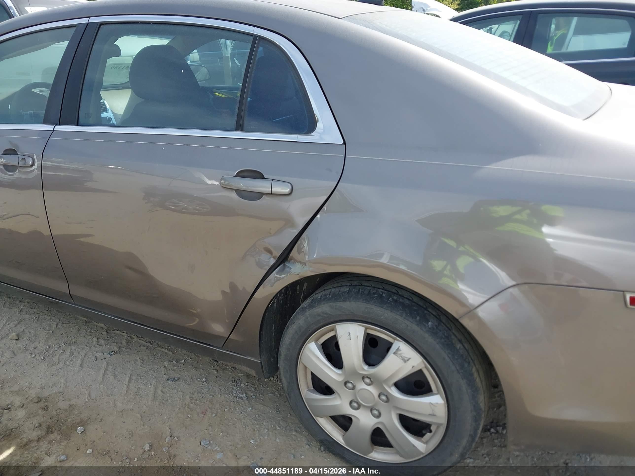 2010 Chevrolet Malibu Ls Beige vin: 1G1ZB5EB0AF260785