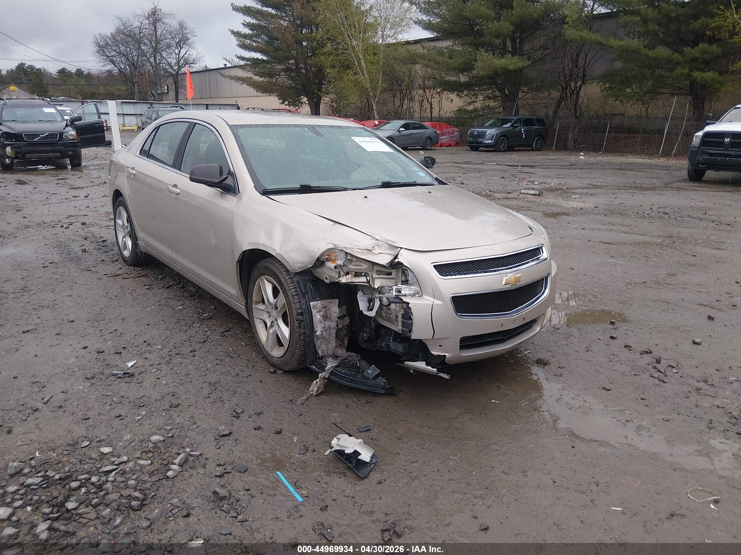 2010 Chevrolet Malibu Ls Gold vin: 1G1ZB5EB1AF262271