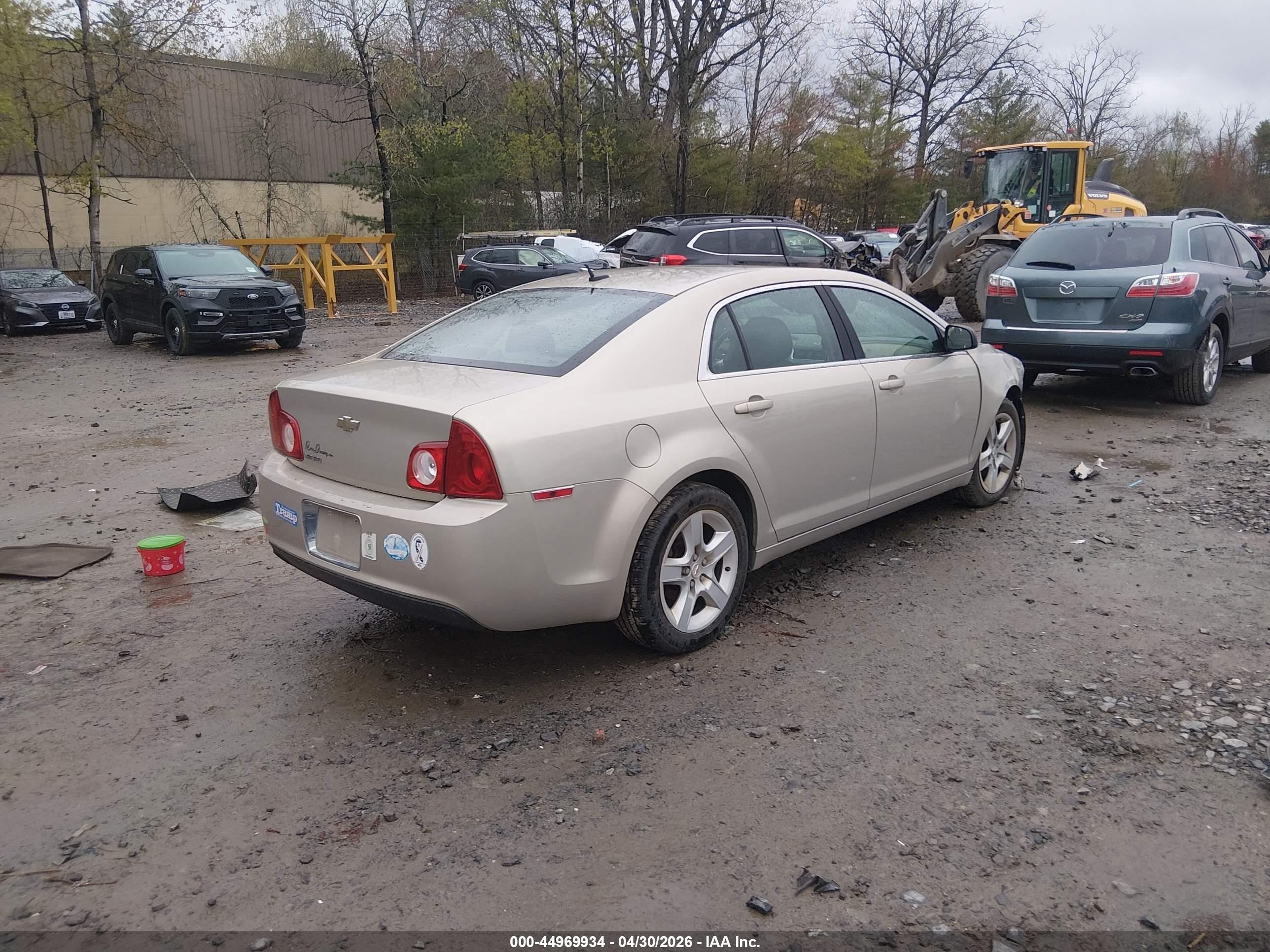 2010 Chevrolet Malibu Ls Gold vin: 1G1ZB5EB1AF262271