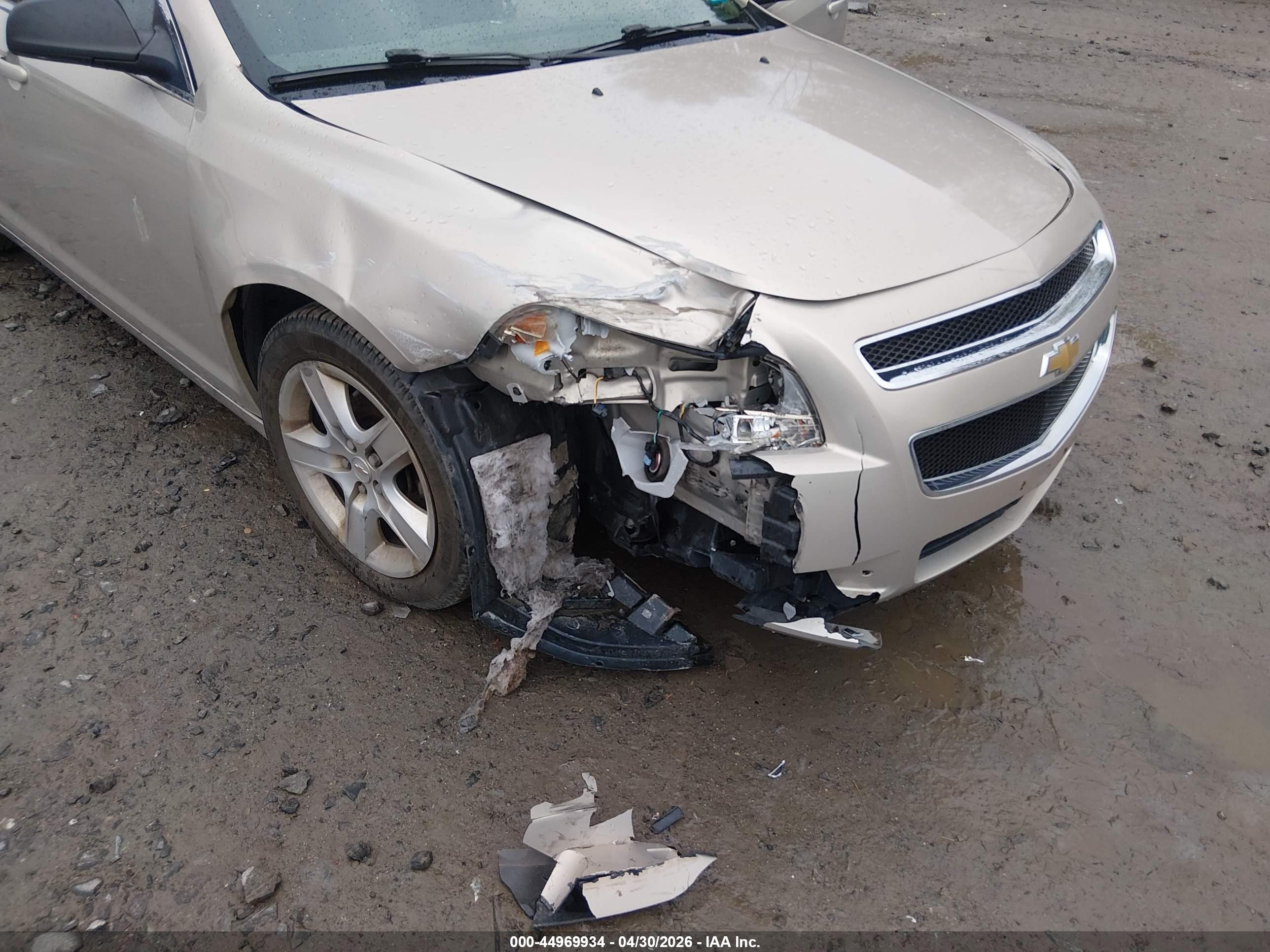 2010 Chevrolet Malibu Ls Gold vin: 1G1ZB5EB1AF262271