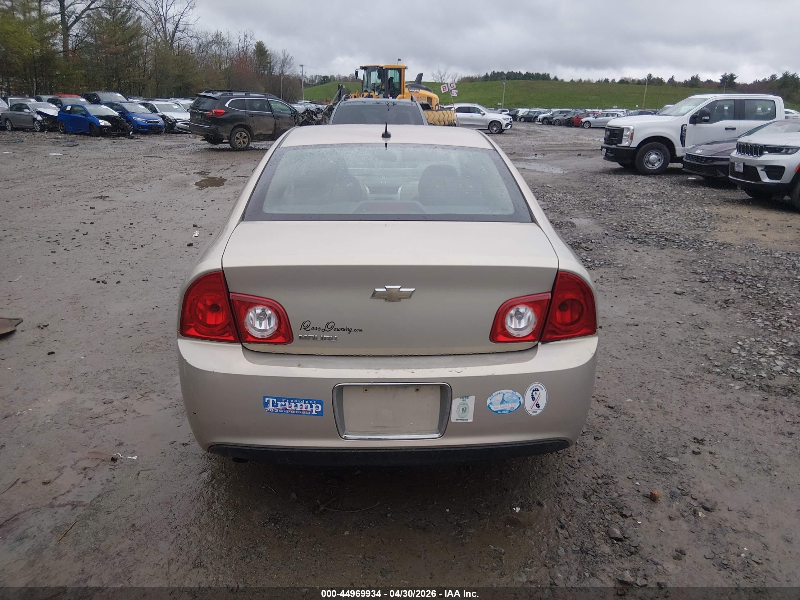 2010 Chevrolet Malibu Ls Gold vin: 1G1ZB5EB1AF262271