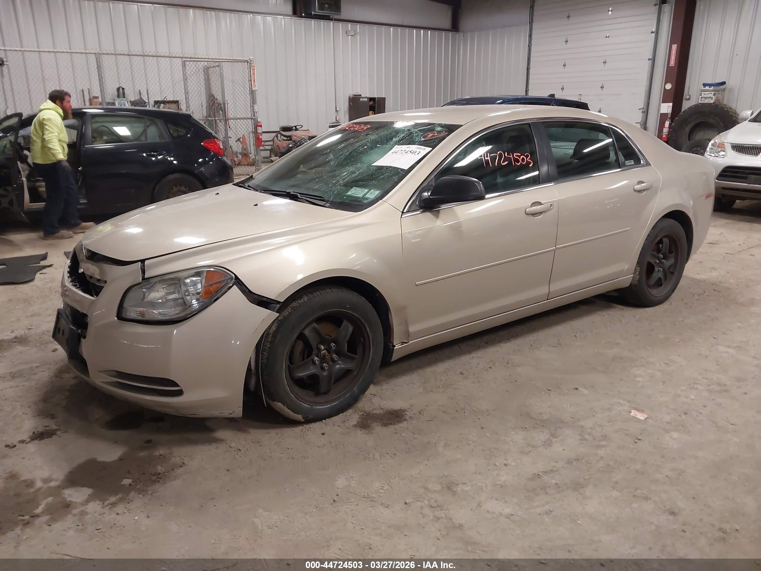 2010 Chevrolet Malibu Ls Gold vin: 1G1ZB5EB1AF295531