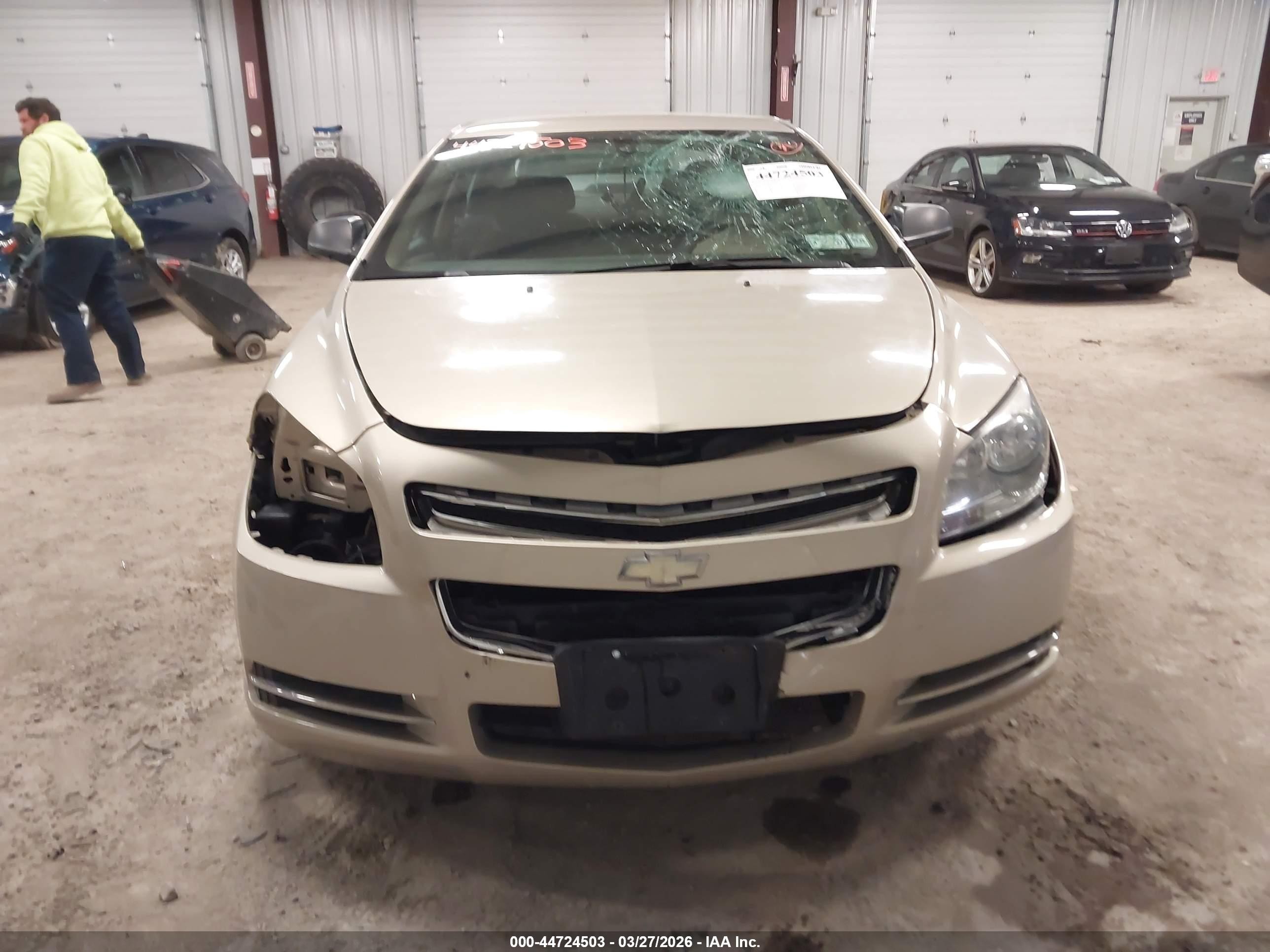 2010 Chevrolet Malibu Ls Gold vin: 1G1ZB5EB1AF295531