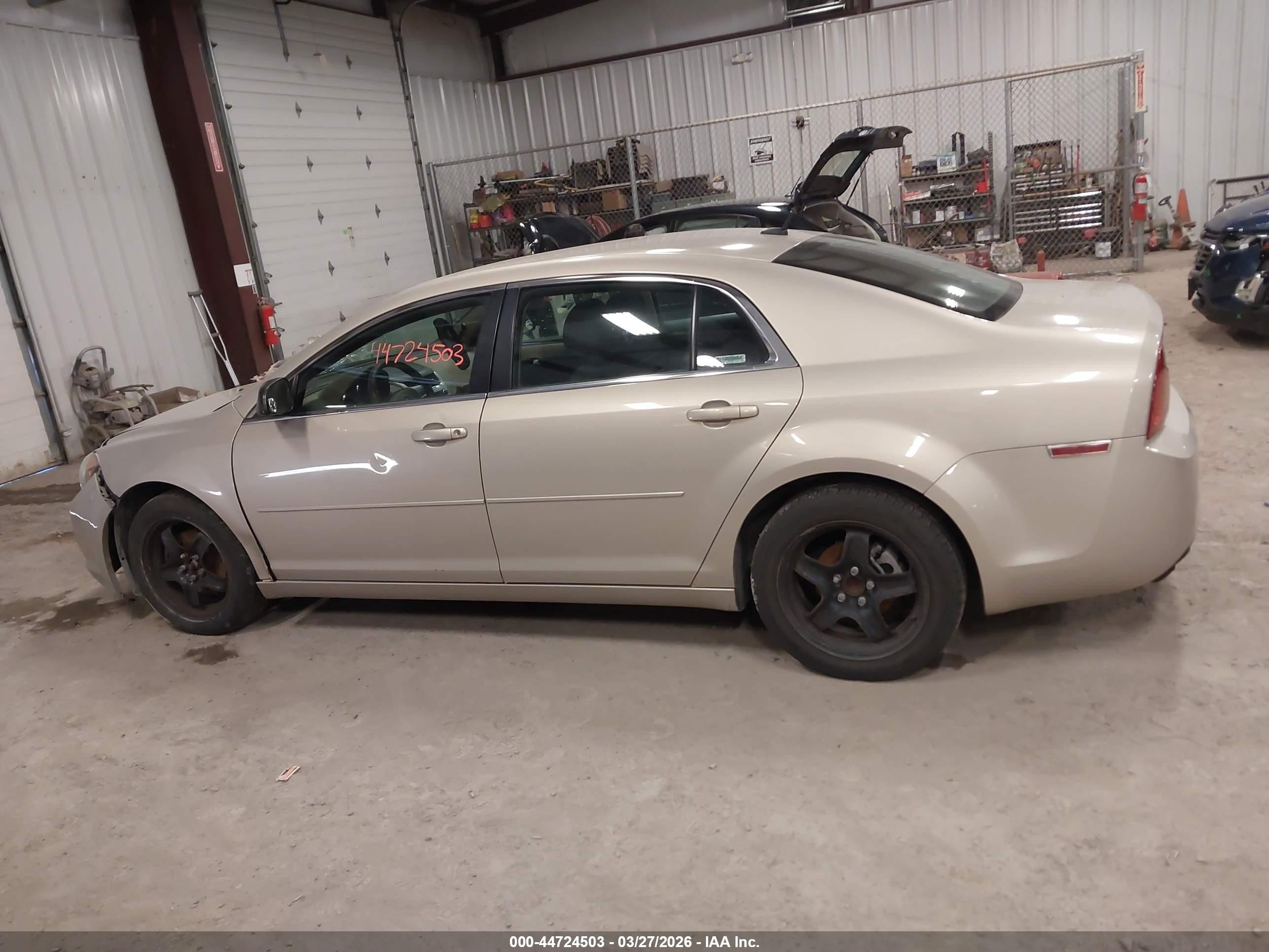 2010 Chevrolet Malibu Ls Gold vin: 1G1ZB5EB1AF295531