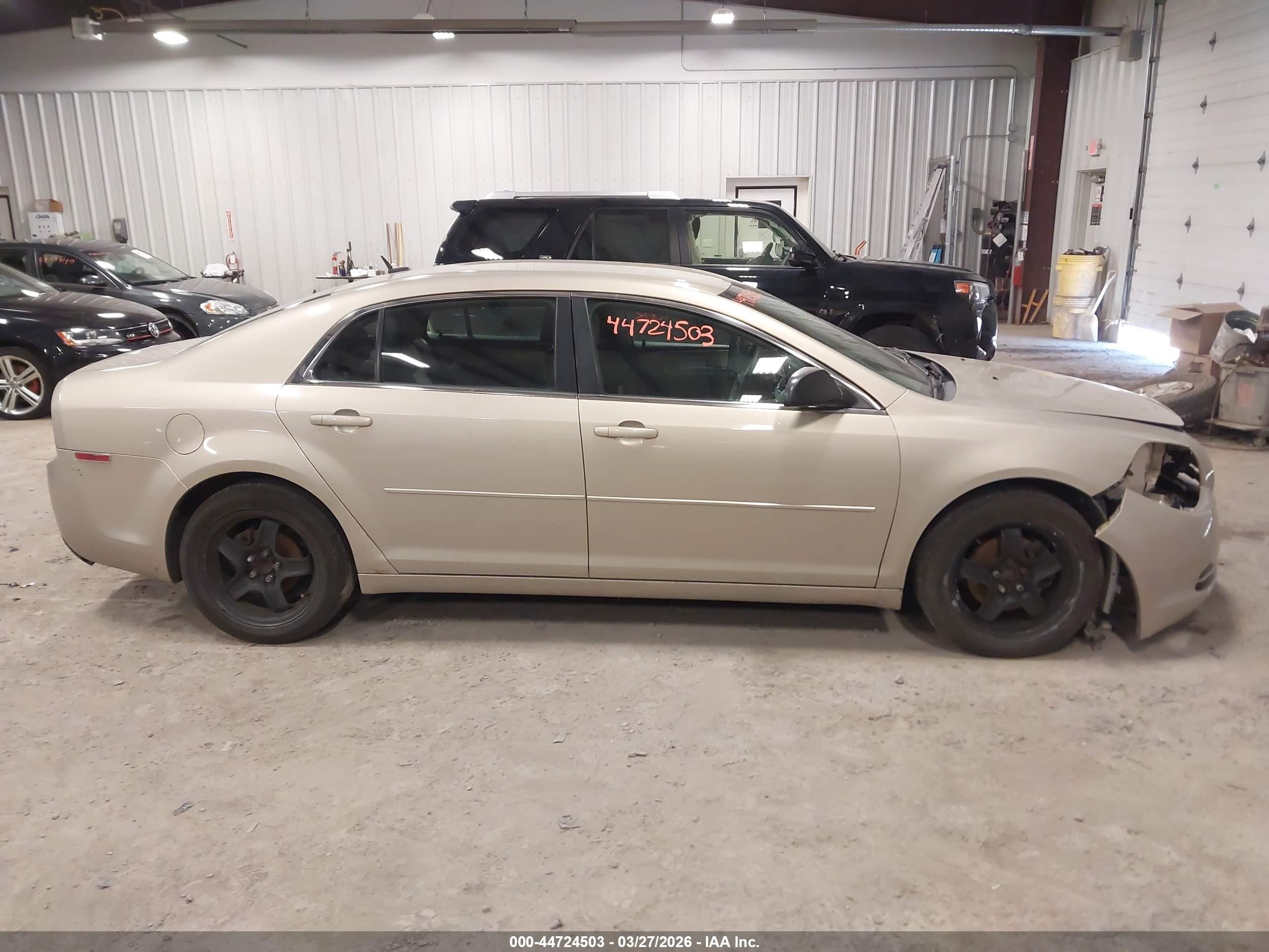 2010 Chevrolet Malibu Ls Gold vin: 1G1ZB5EB1AF295531