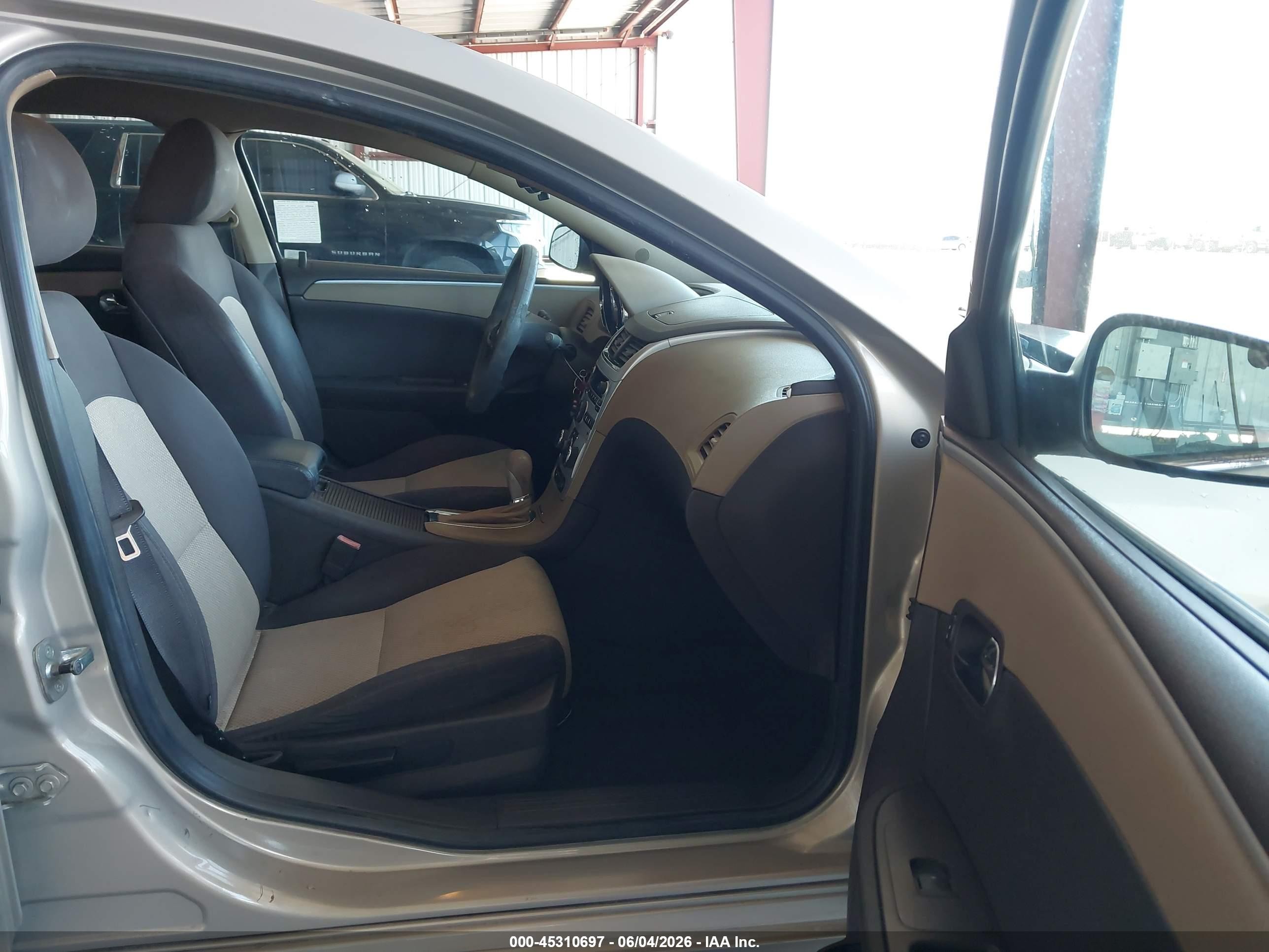2010 Chevrolet Malibu Ls Silver vin: 1G1ZB5EB3AF181157