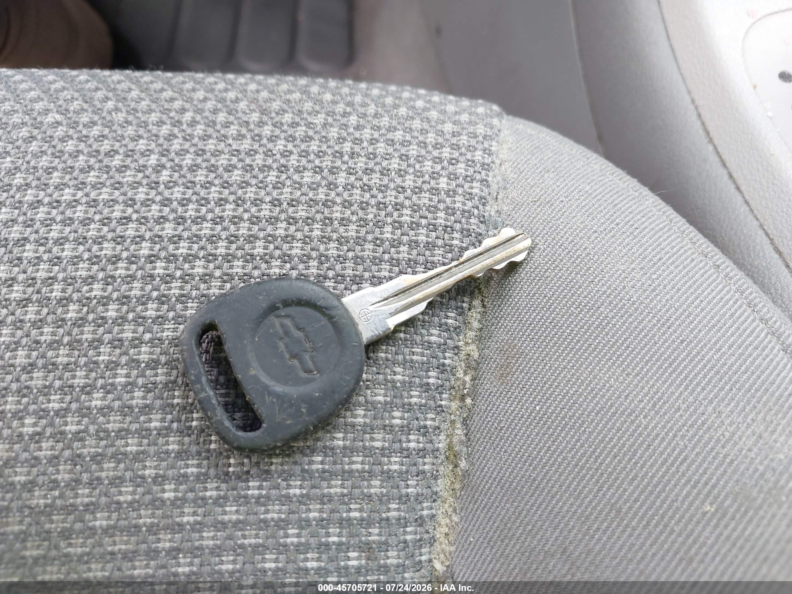 2010 Chevrolet Malibu Ls Silver vin: 1G1ZB5EB3AF195740