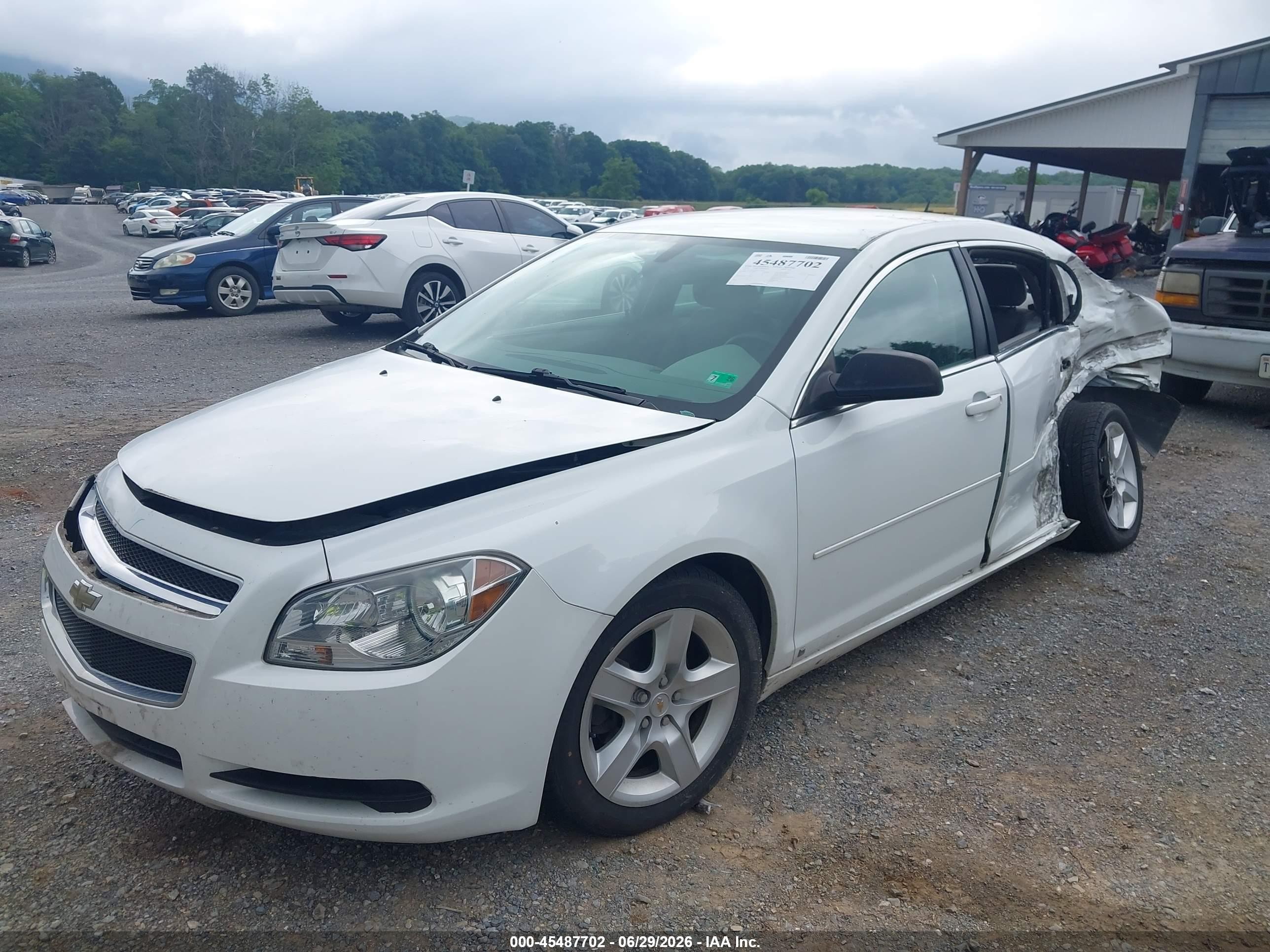 2010 Chevrolet Malibu Ls White vin: 1G1ZB5EB5AF110512