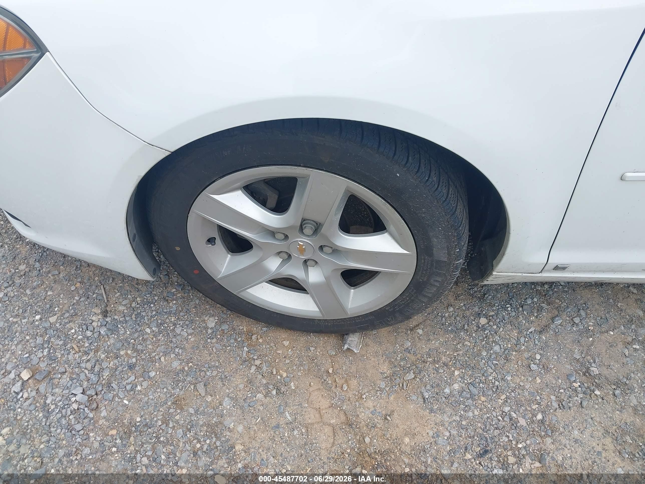 2010 Chevrolet Malibu Ls White vin: 1G1ZB5EB5AF110512
