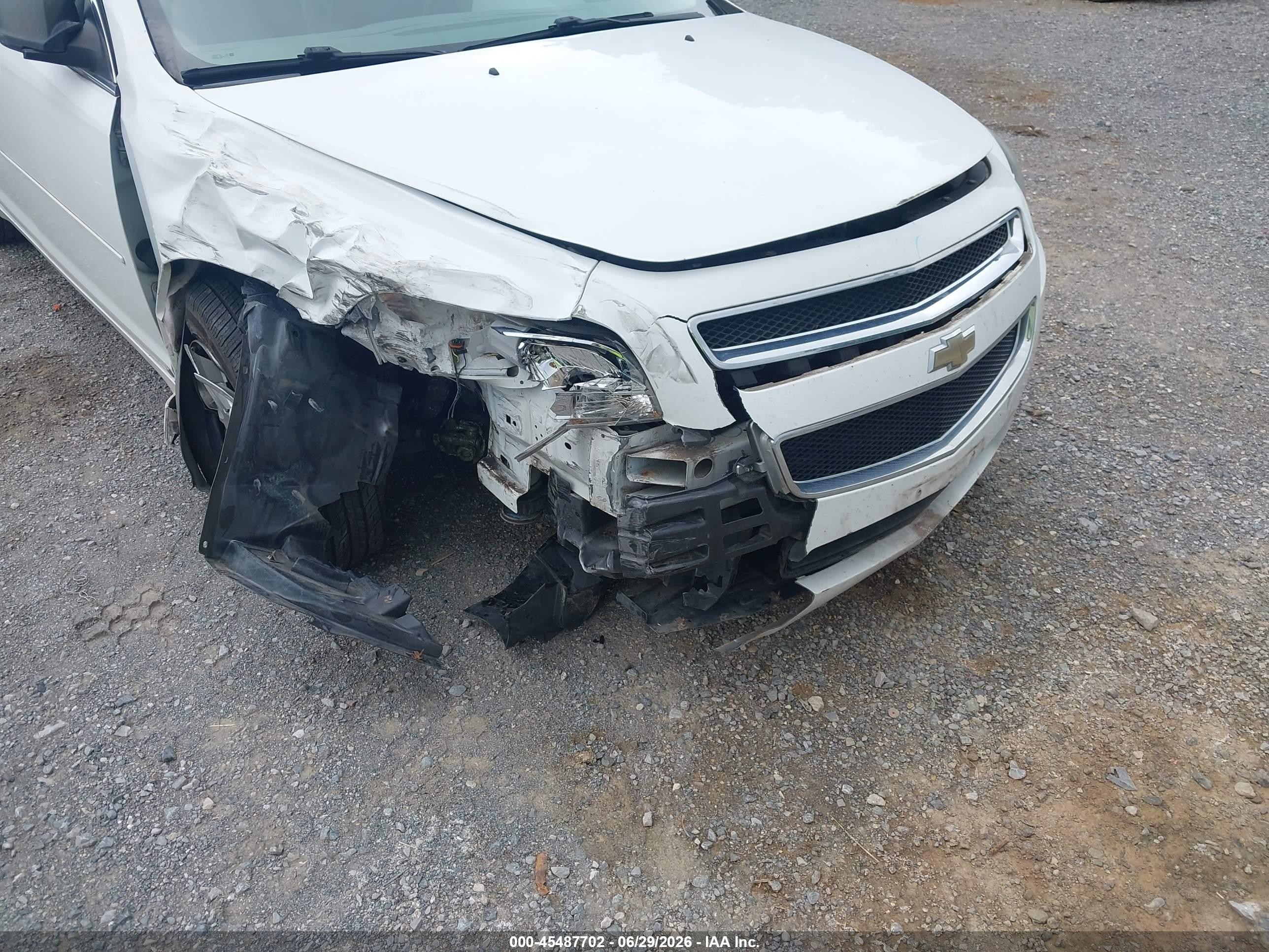2010 Chevrolet Malibu Ls White vin: 1G1ZB5EB5AF110512