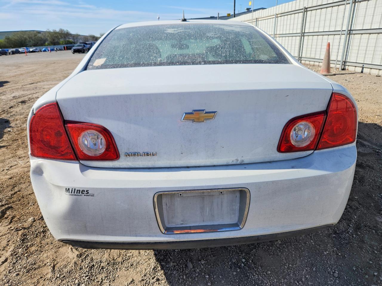 2010 Chevrolet Malibu Ls White vin: 1G1ZB5EB5AF261527