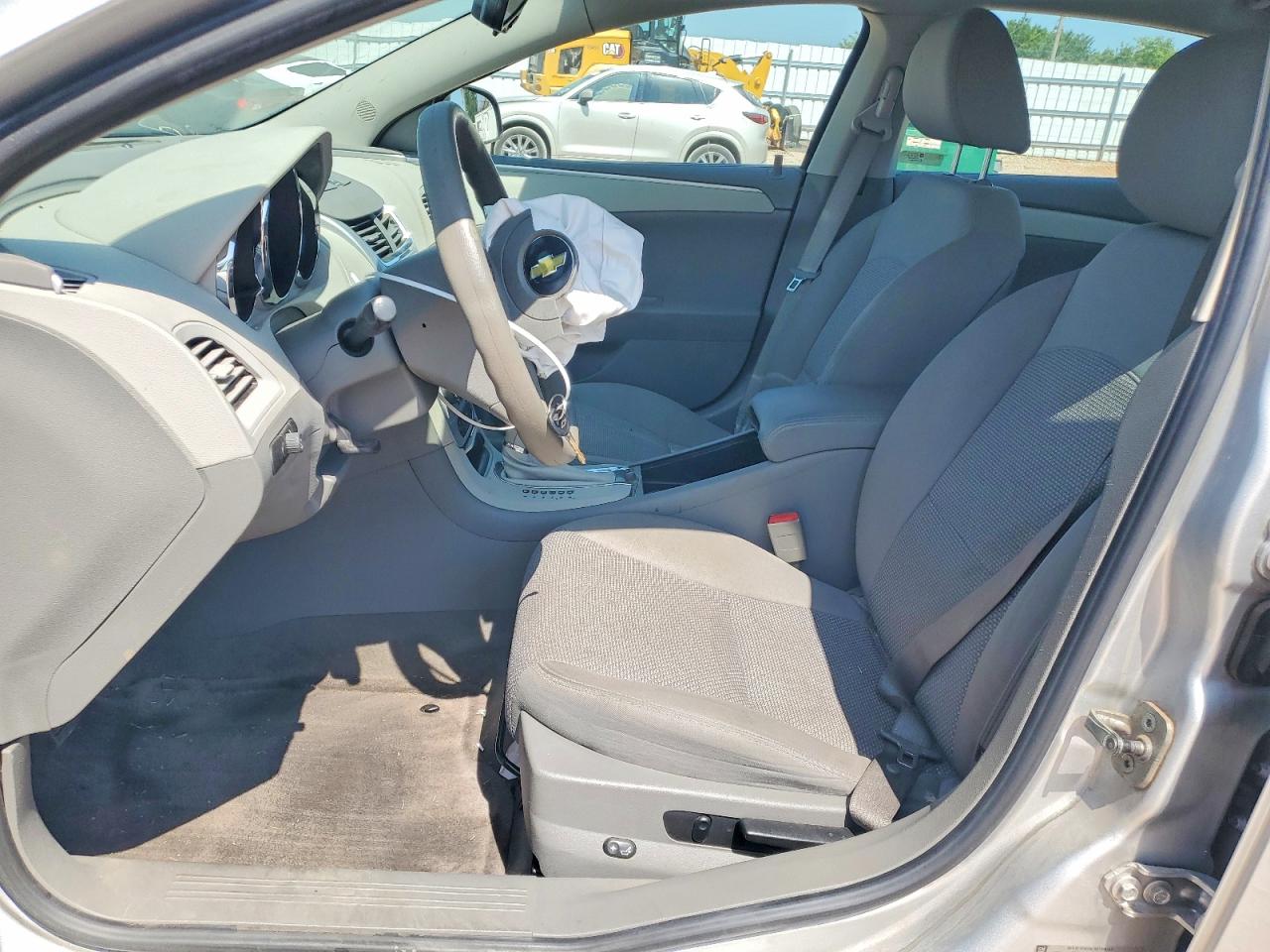 2010 Chevrolet Malibu Ls Серебряный vin: 1G1ZB5EB5AF310581