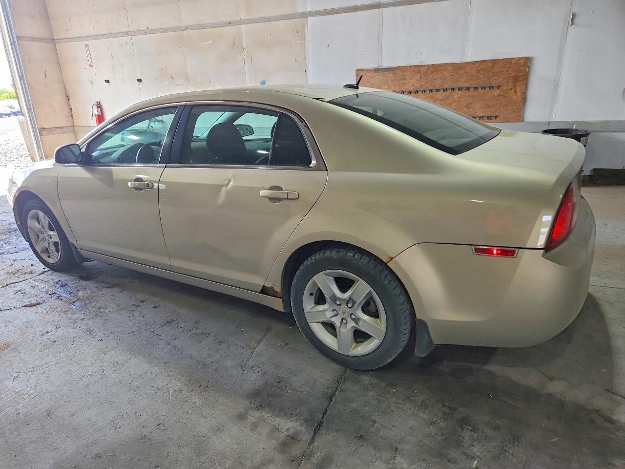 2010 Chevrolet Malibu Ls Cream vin: 1G1ZB5EB6AF296139