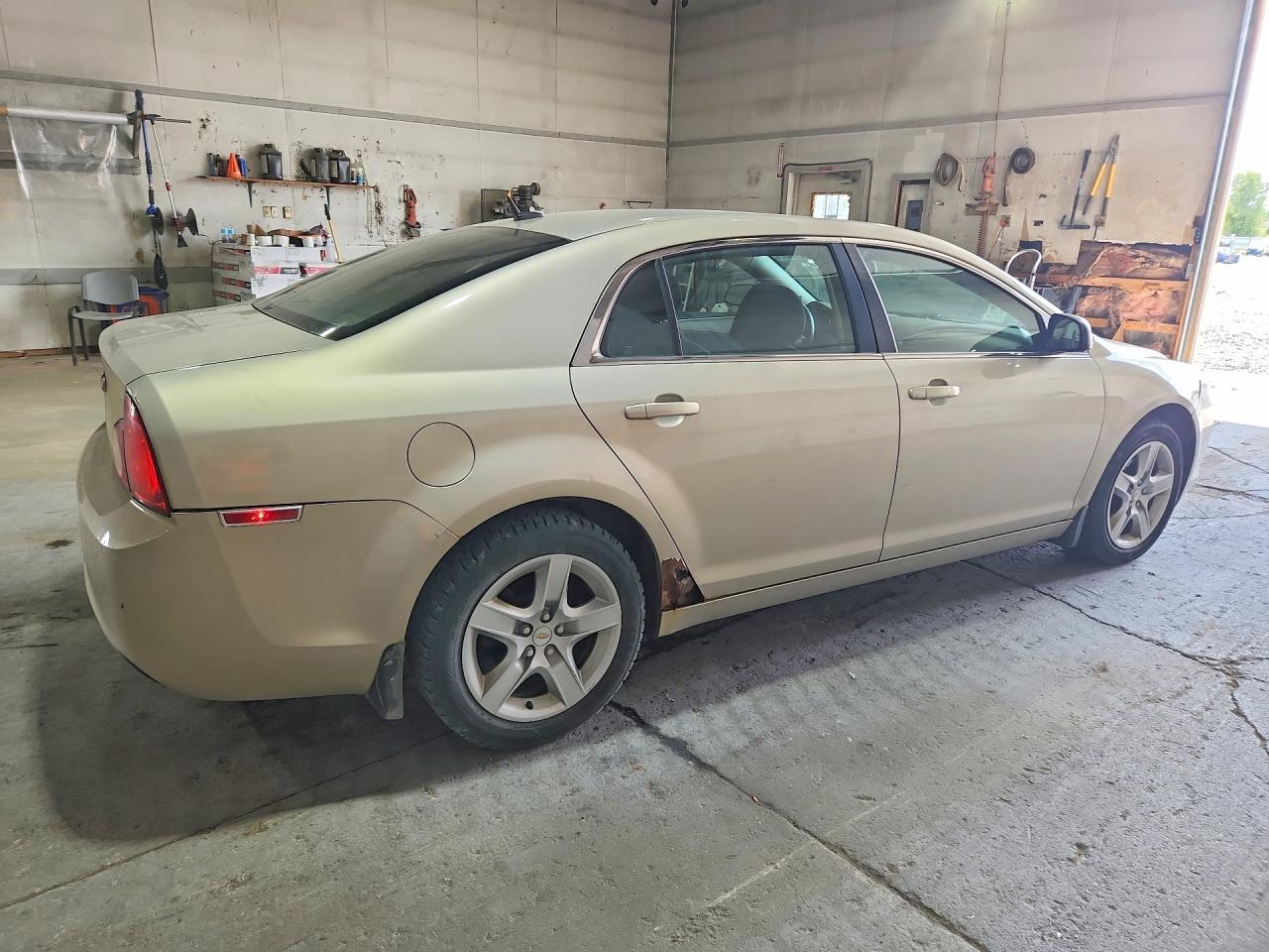 2010 Chevrolet Malibu Ls Cream vin: 1G1ZB5EB6AF296139