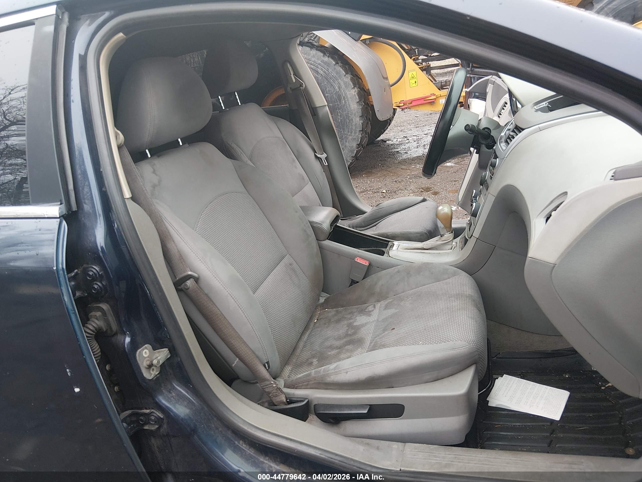 2010 Chevrolet Malibu Ls Blue vin: 1G1ZB5EB8A4150028