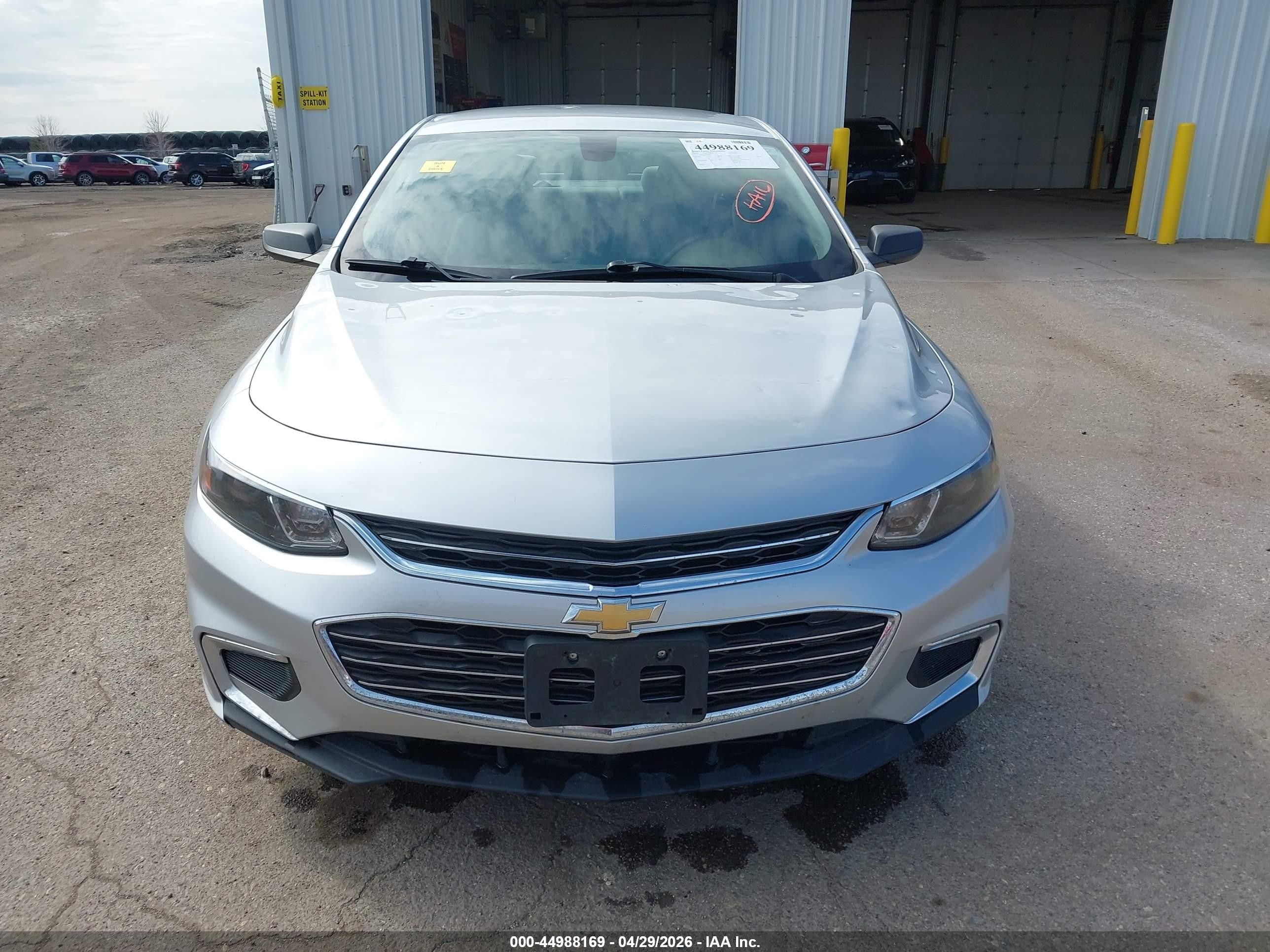 2017 Chevrolet Malibu Ls Серебряный vin: 1G1ZB5ST0HF271826