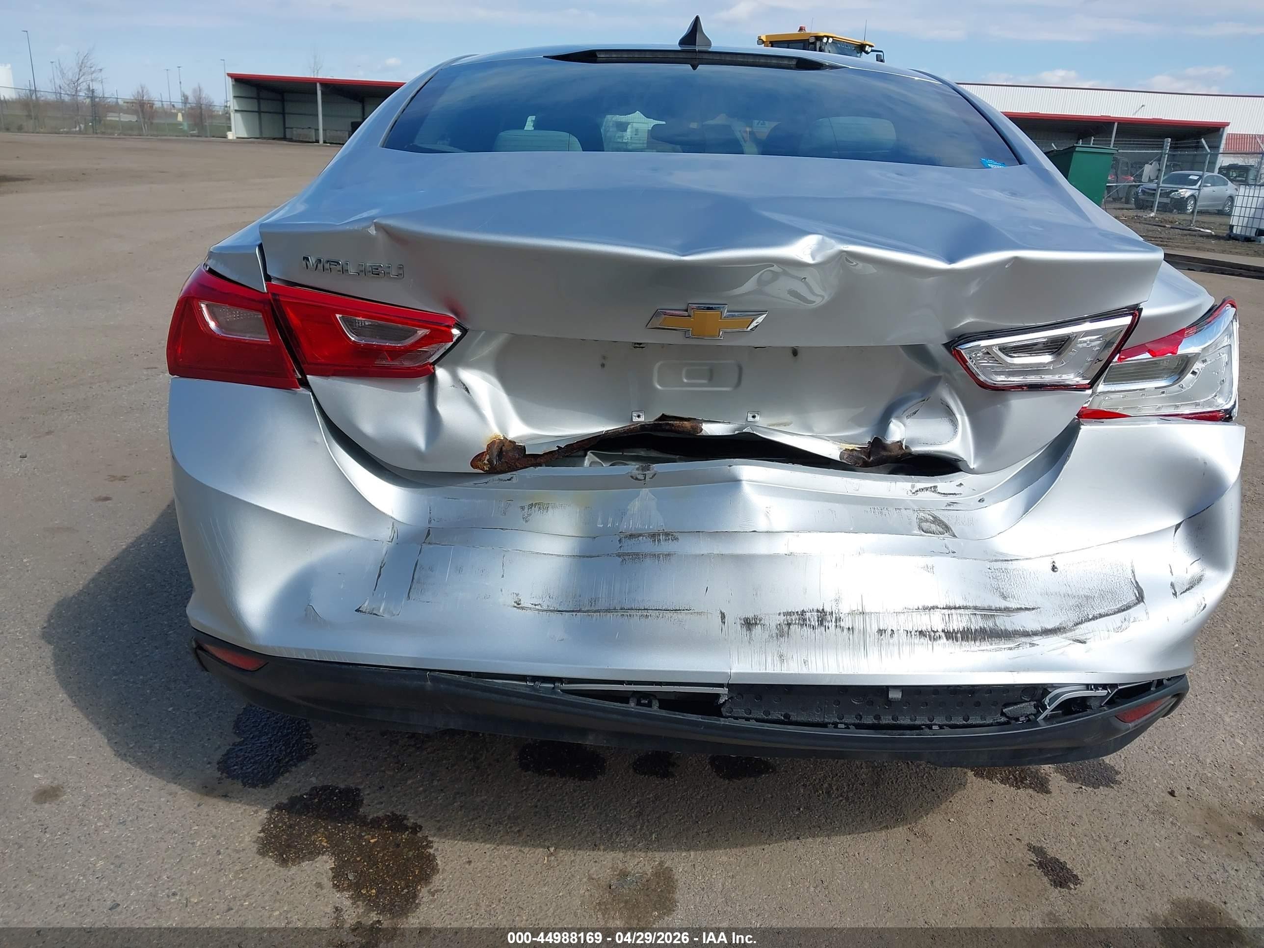 2017 Chevrolet Malibu Ls Серебряный vin: 1G1ZB5ST0HF271826