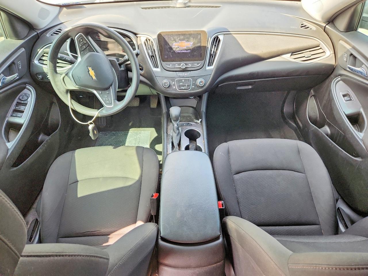 2021 Chevrolet Malibu Ls Серебряный vin: 1G1ZB5ST0MF088615