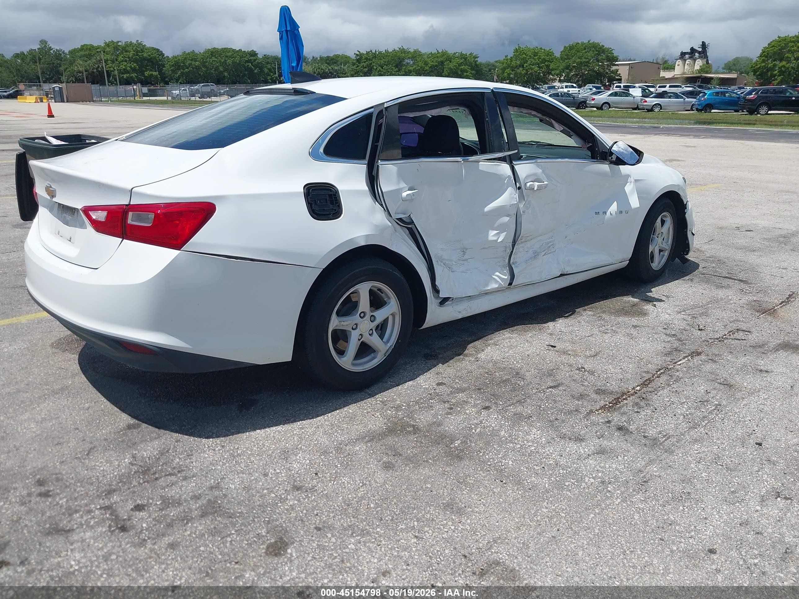 2018 Chevrolet Malibu 1ls White vin: 1G1ZB5ST1JF288303