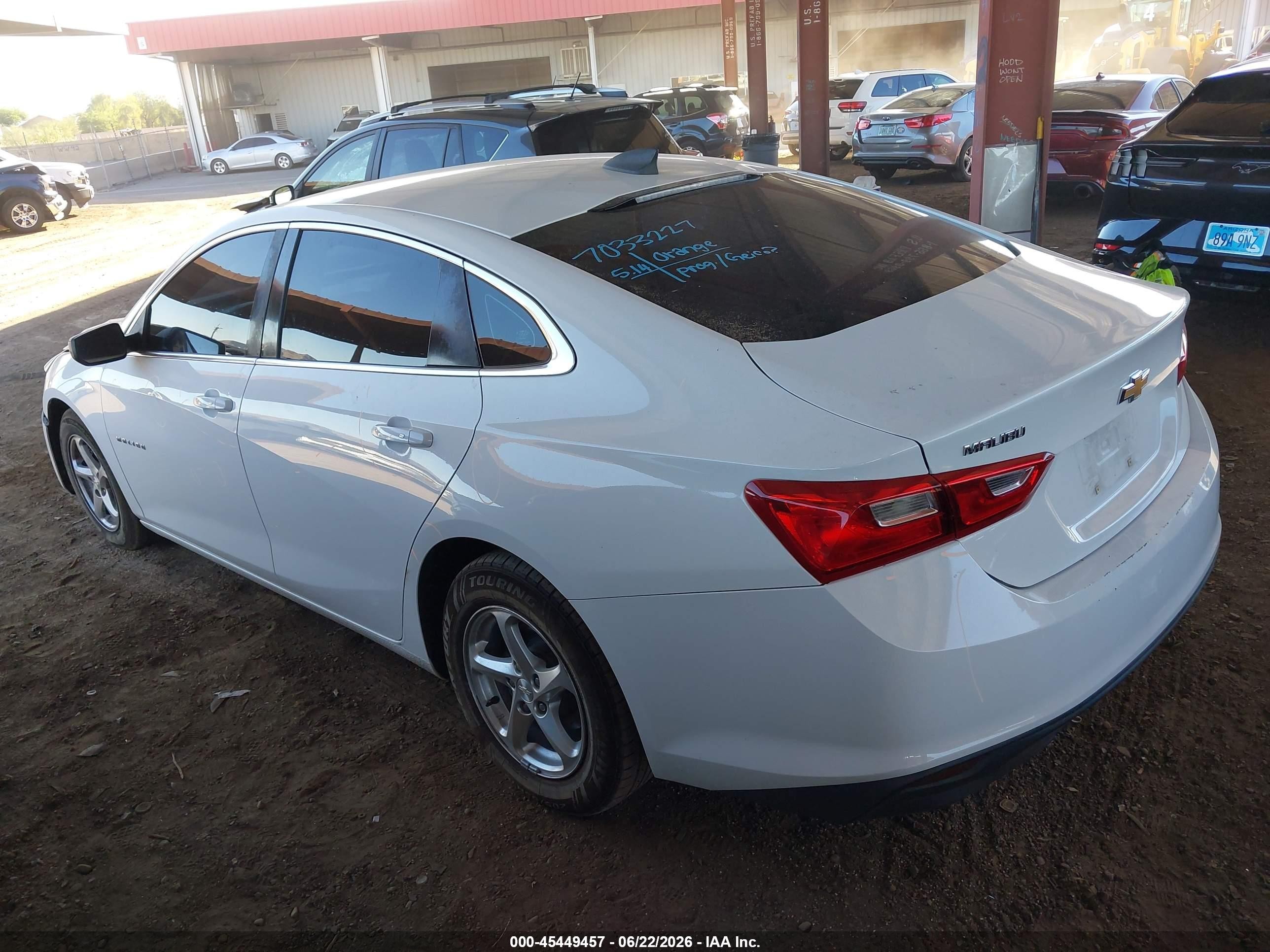 2018 Chevrolet Malibu 1ls White vin: 1G1ZB5ST2JF259327