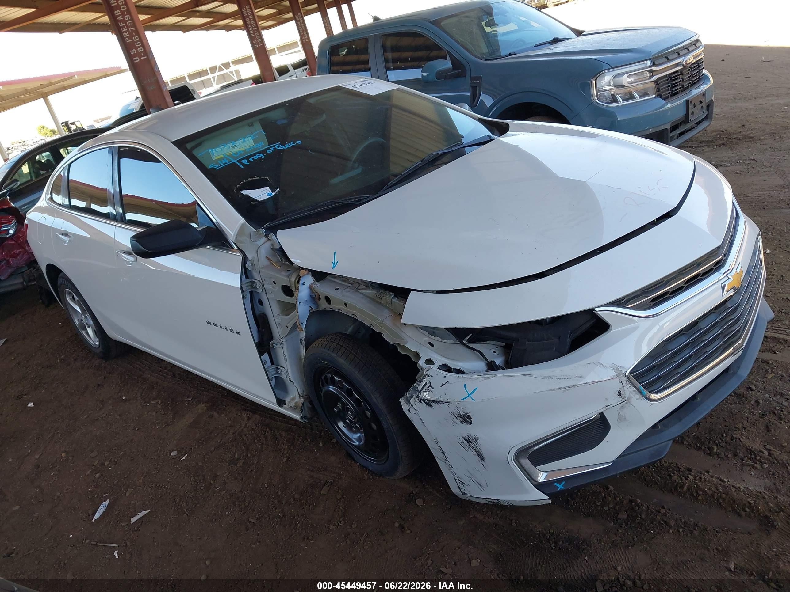 2018 Chevrolet Malibu 1ls White vin: 1G1ZB5ST2JF259327