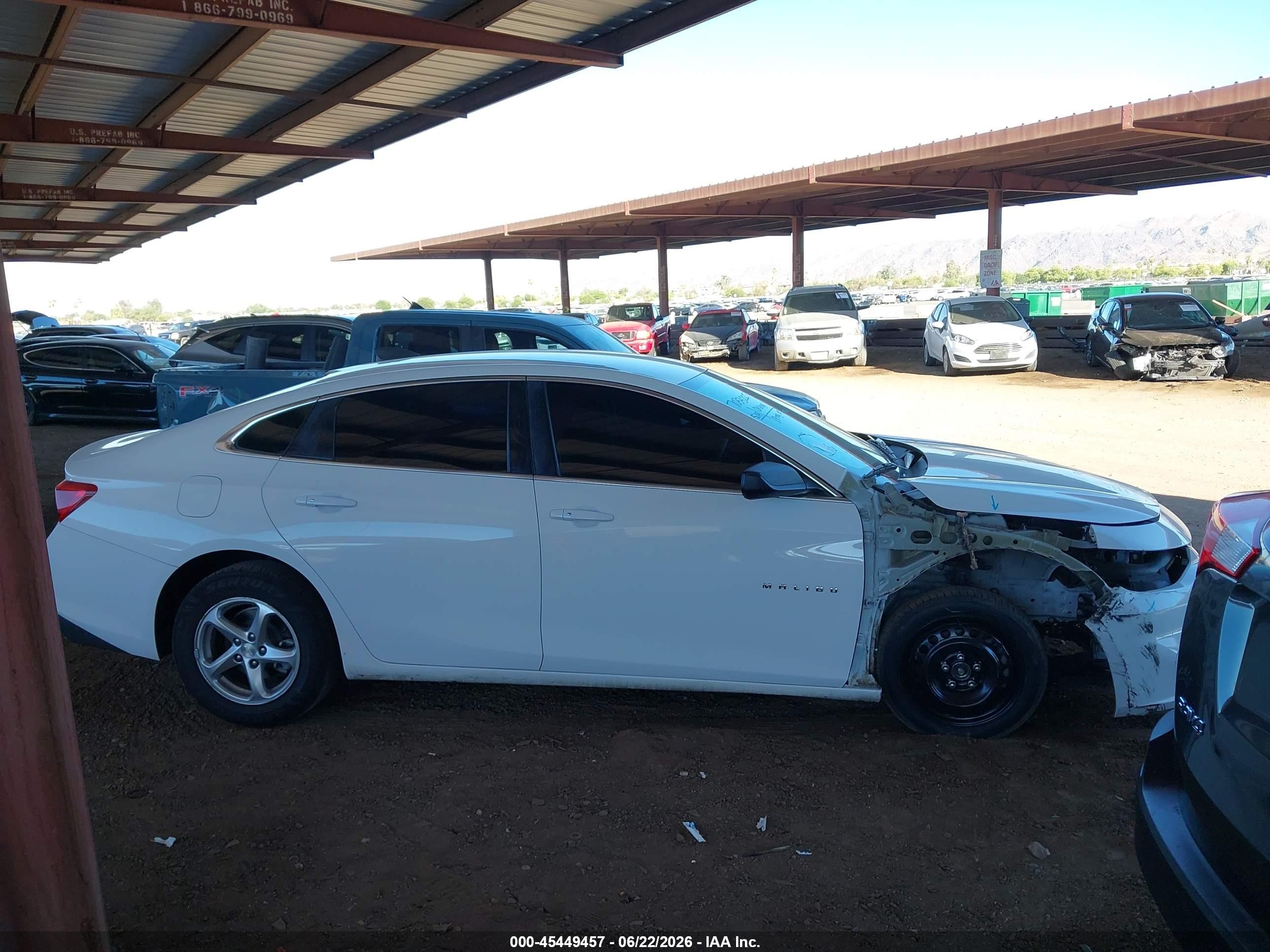 2018 Chevrolet Malibu 1ls White vin: 1G1ZB5ST2JF259327
