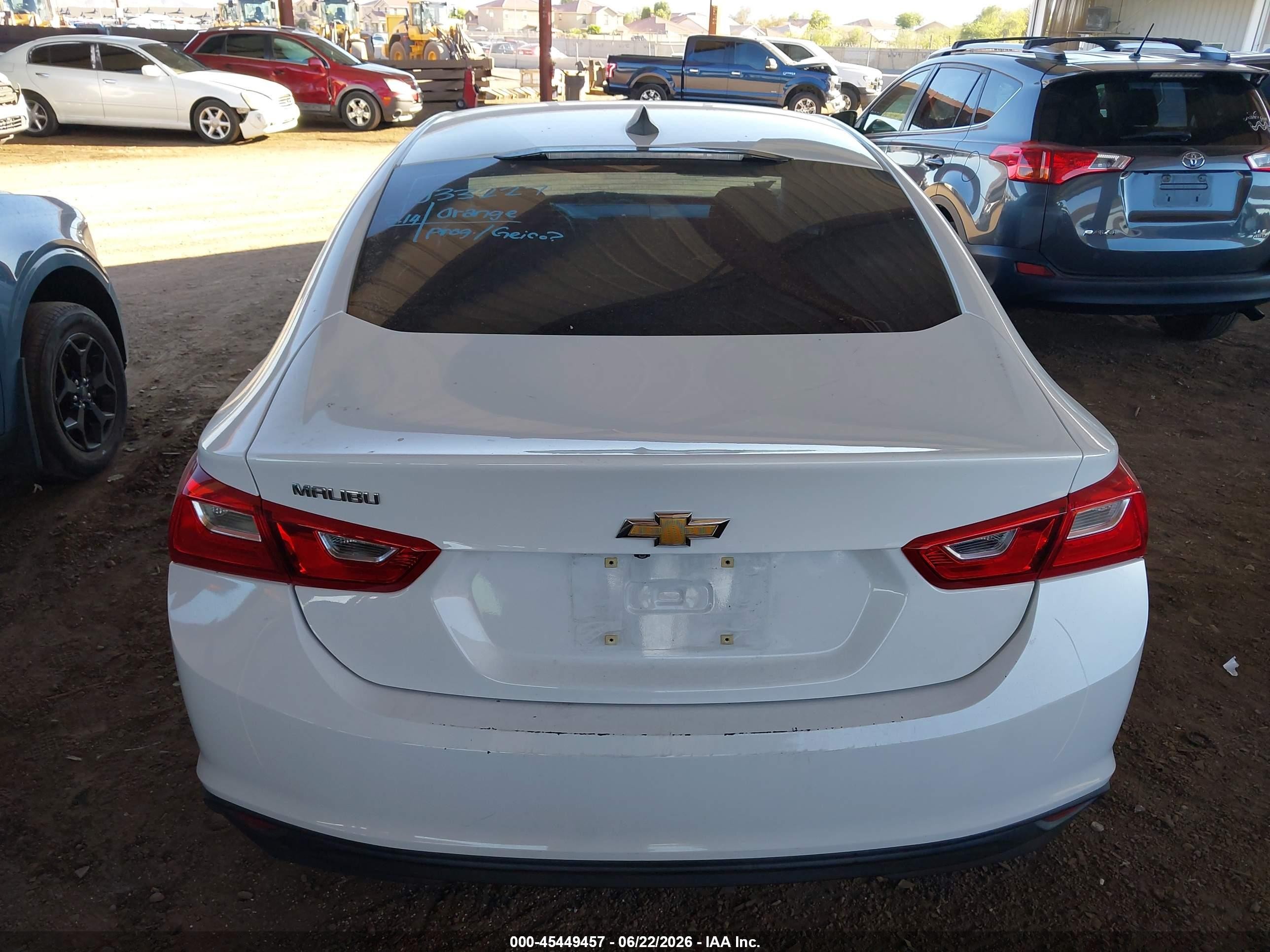2018 Chevrolet Malibu 1ls White vin: 1G1ZB5ST2JF259327