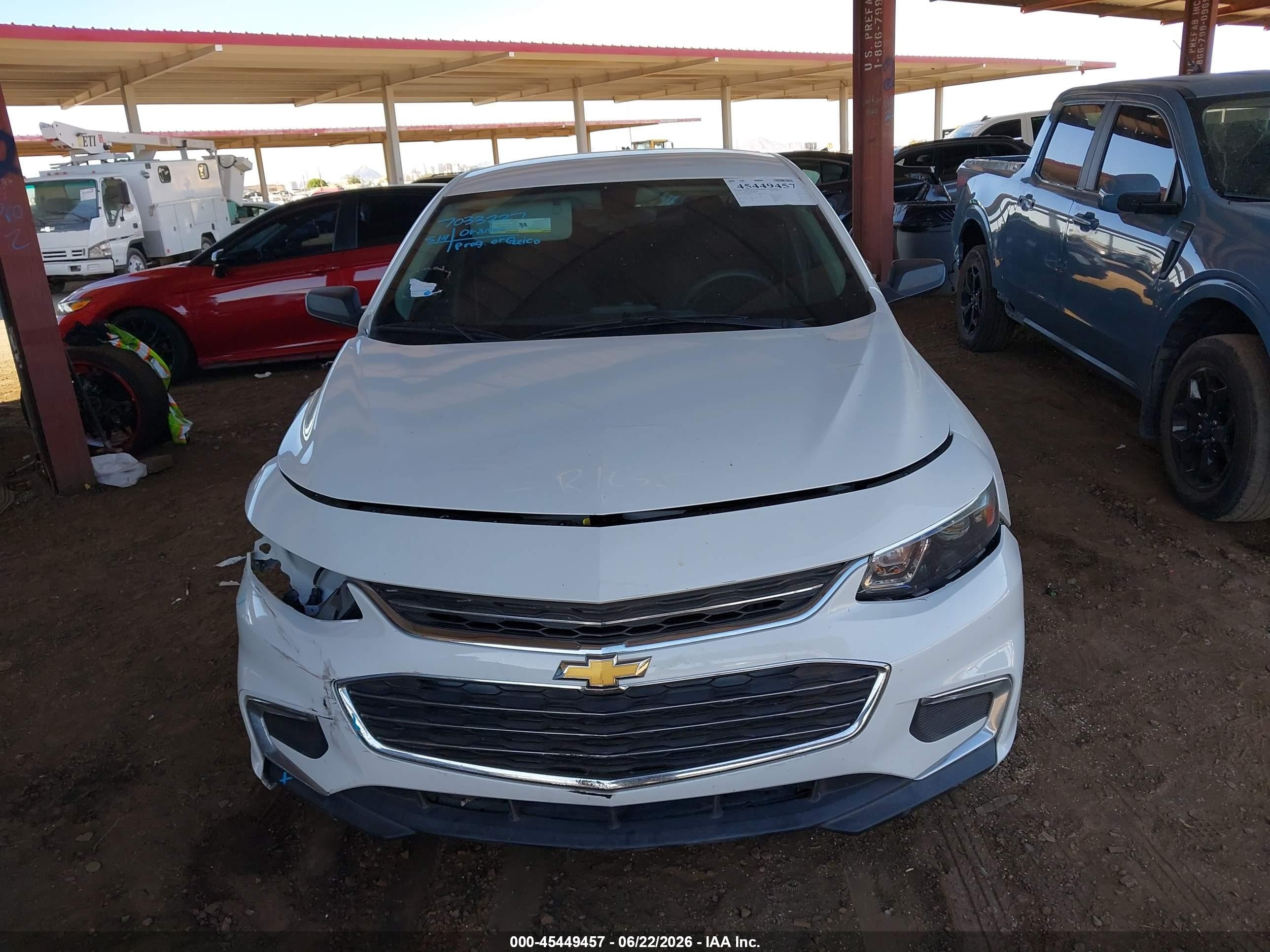 2018 Chevrolet Malibu 1ls White vin: 1G1ZB5ST2JF259327