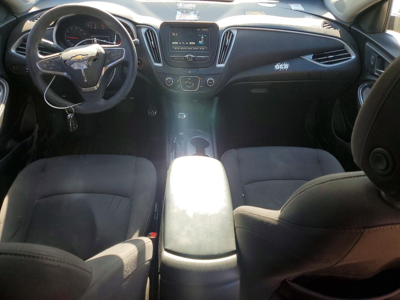 2017 Chevrolet Malibu Ls Silver vin: 1G1ZB5ST3HF238822