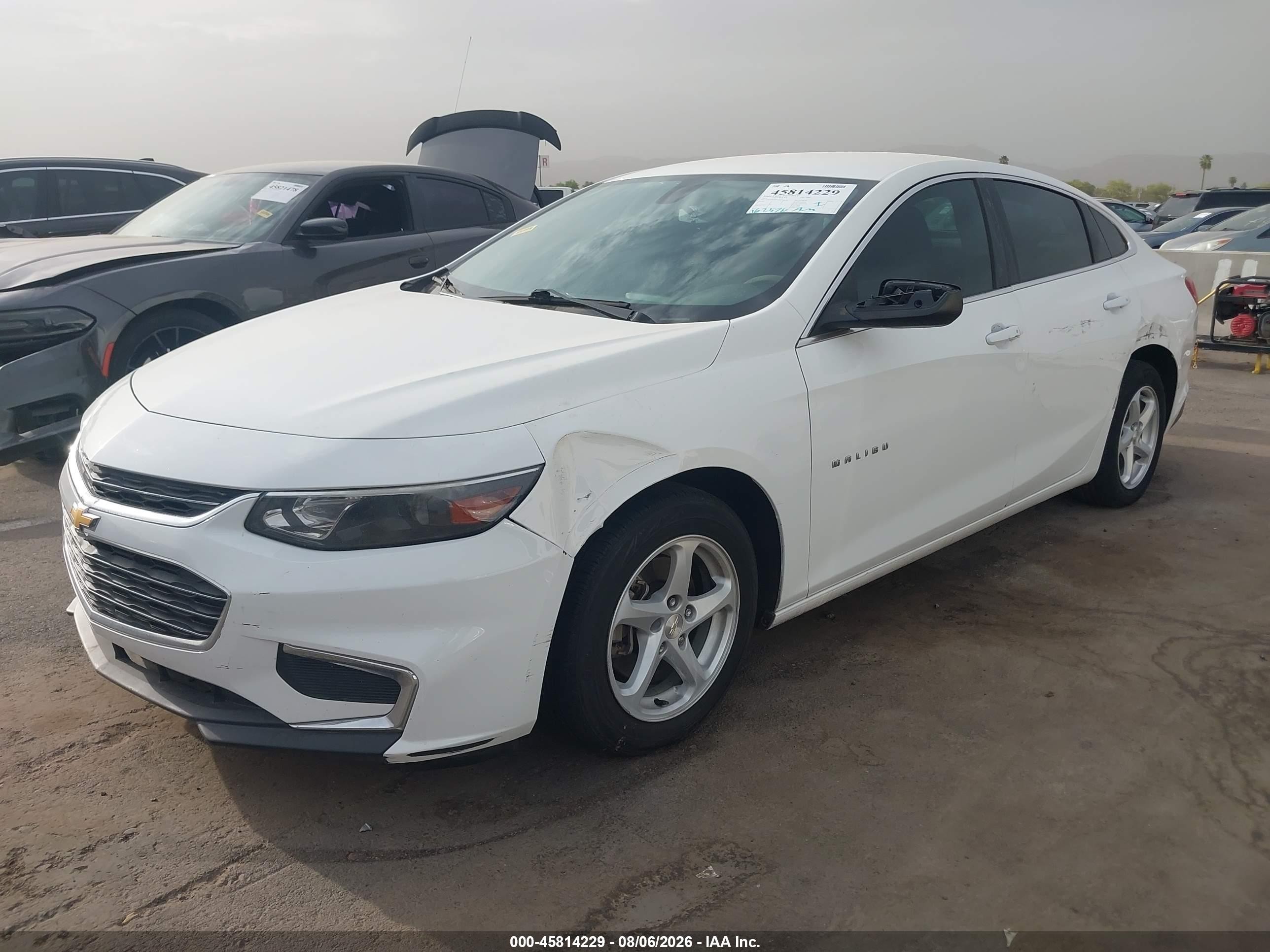 2018 Chevrolet Malibu 1ls Белый vin: 1G1ZB5ST4JF133177