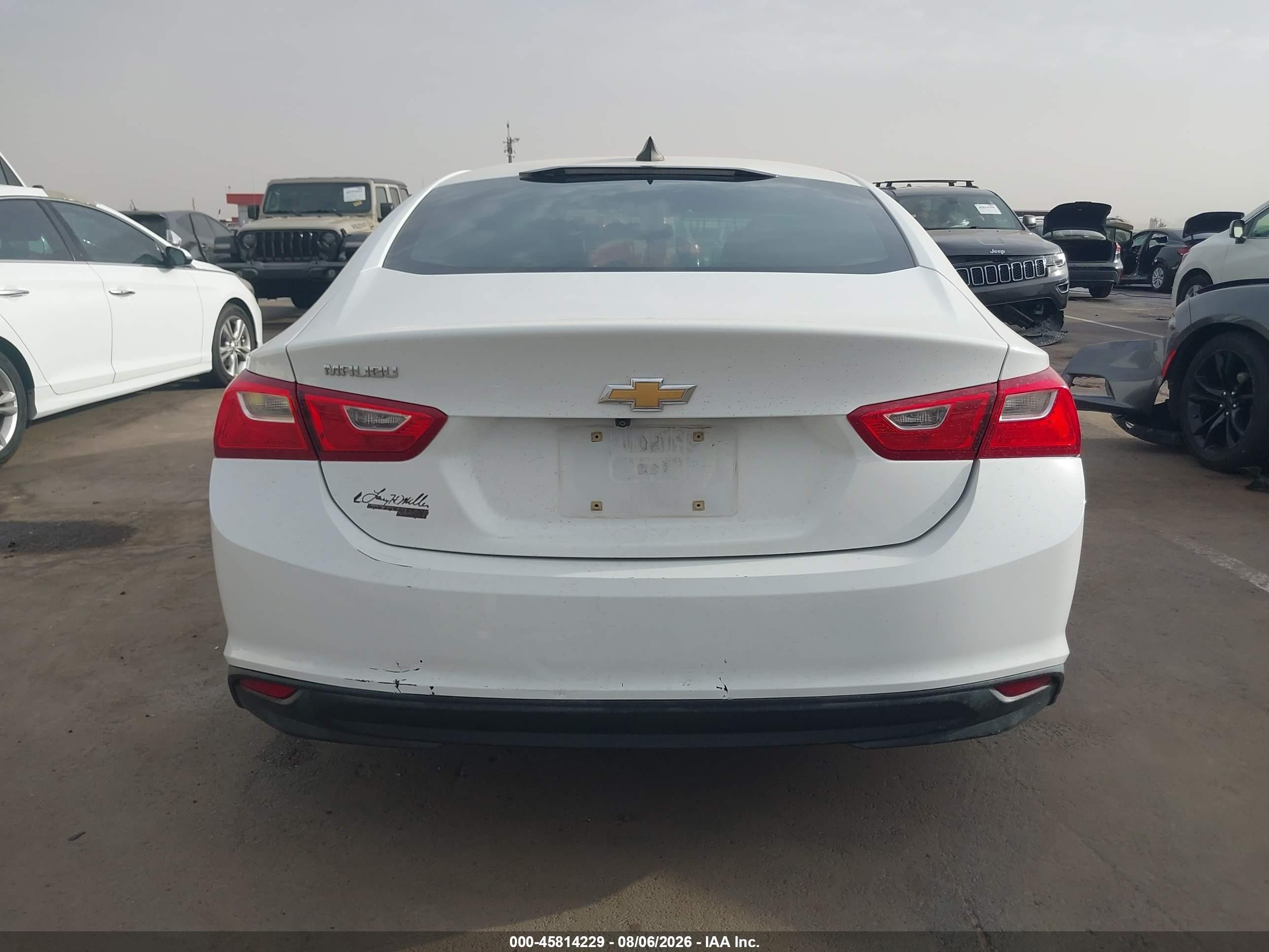2018 Chevrolet Malibu 1ls Белый vin: 1G1ZB5ST4JF133177
