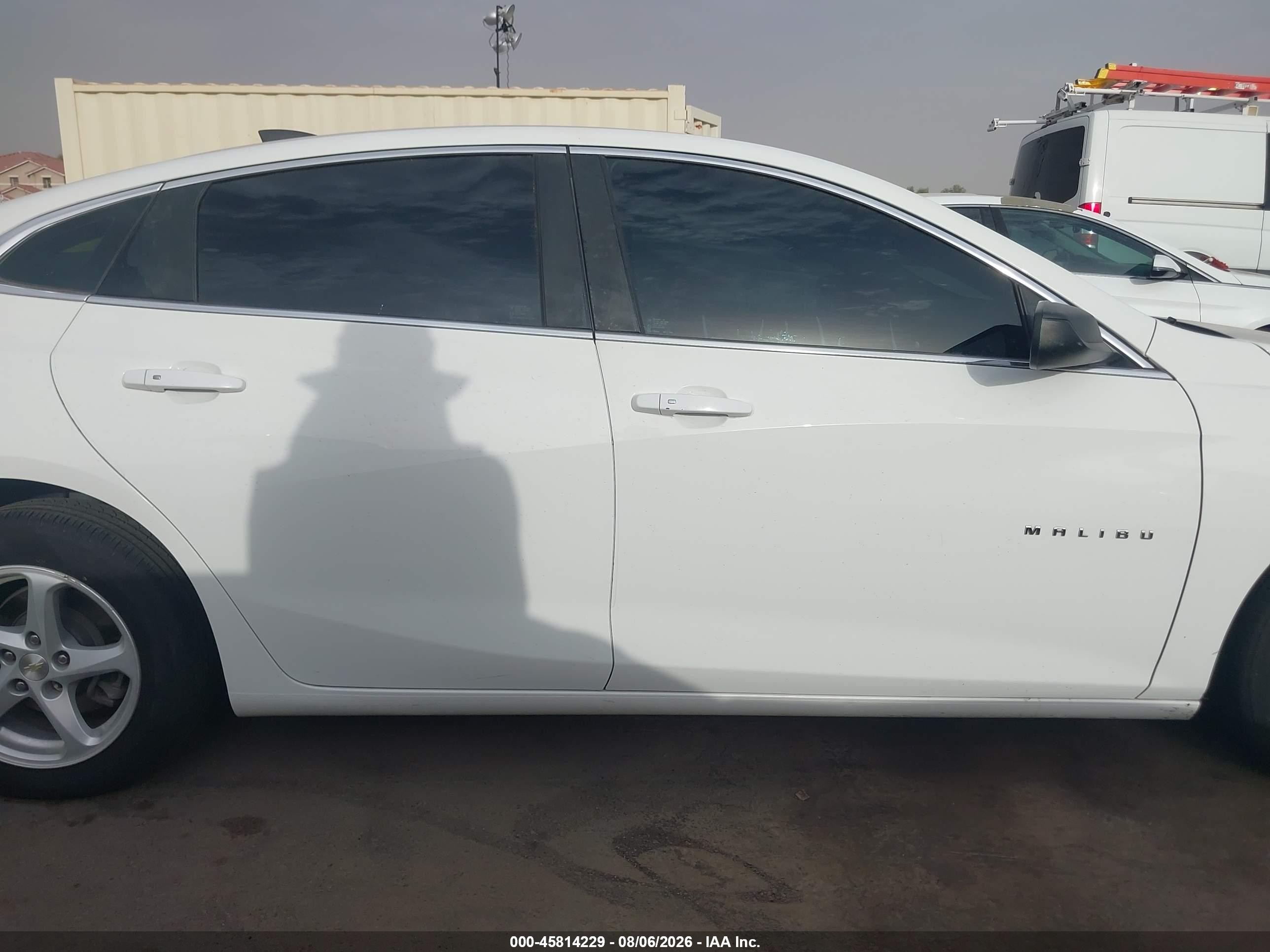 2018 Chevrolet Malibu 1ls Белый vin: 1G1ZB5ST4JF133177