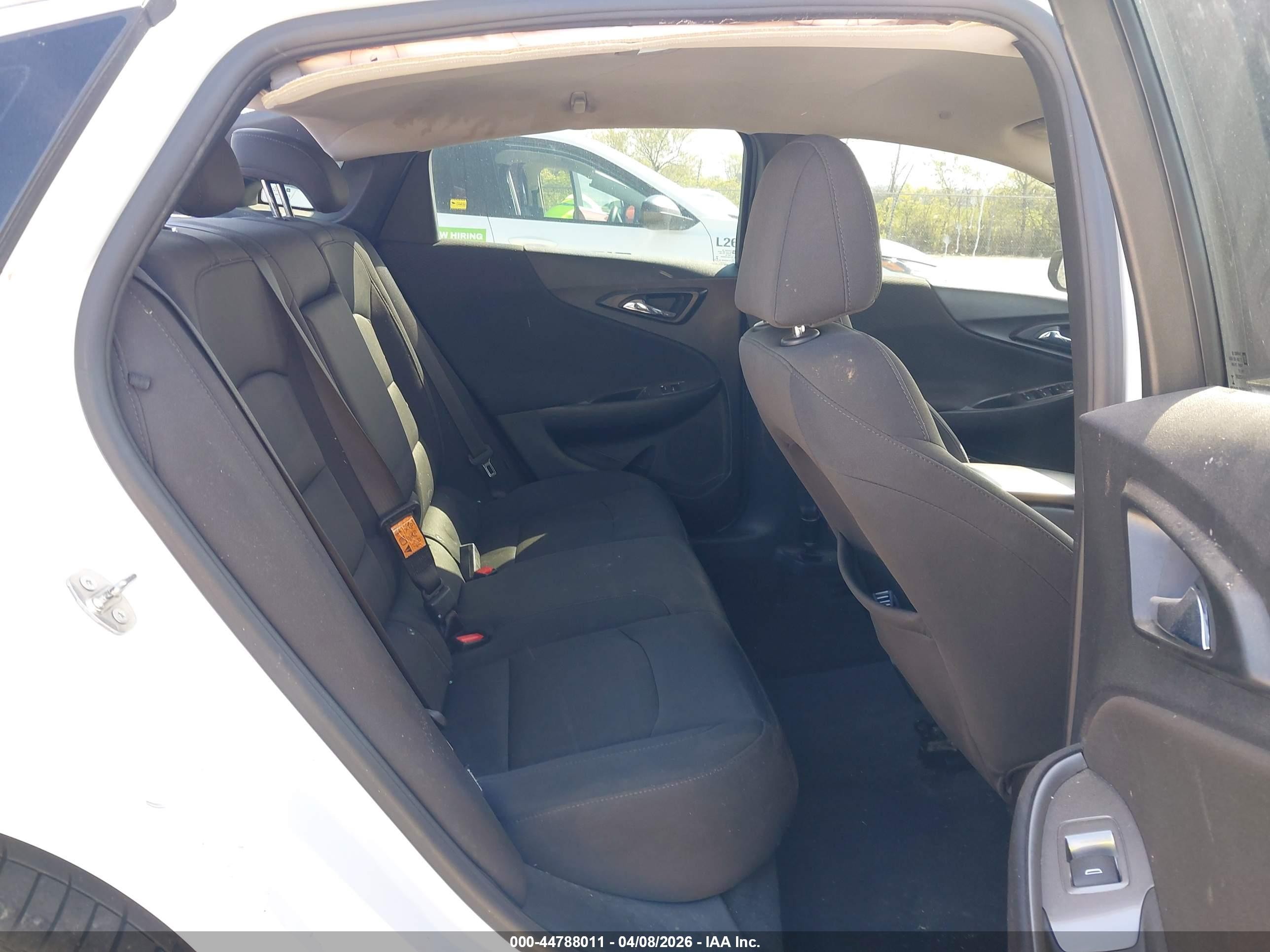 2018 Chevrolet Malibu 1ls White vin: 1G1ZB5ST4JF263556