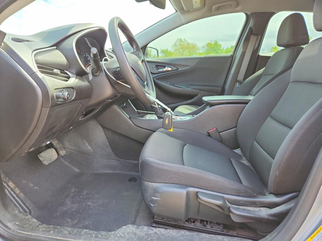 2024 Chevrolet Malibu Ls Серебряный vin: 1G1ZB5ST4RF184139