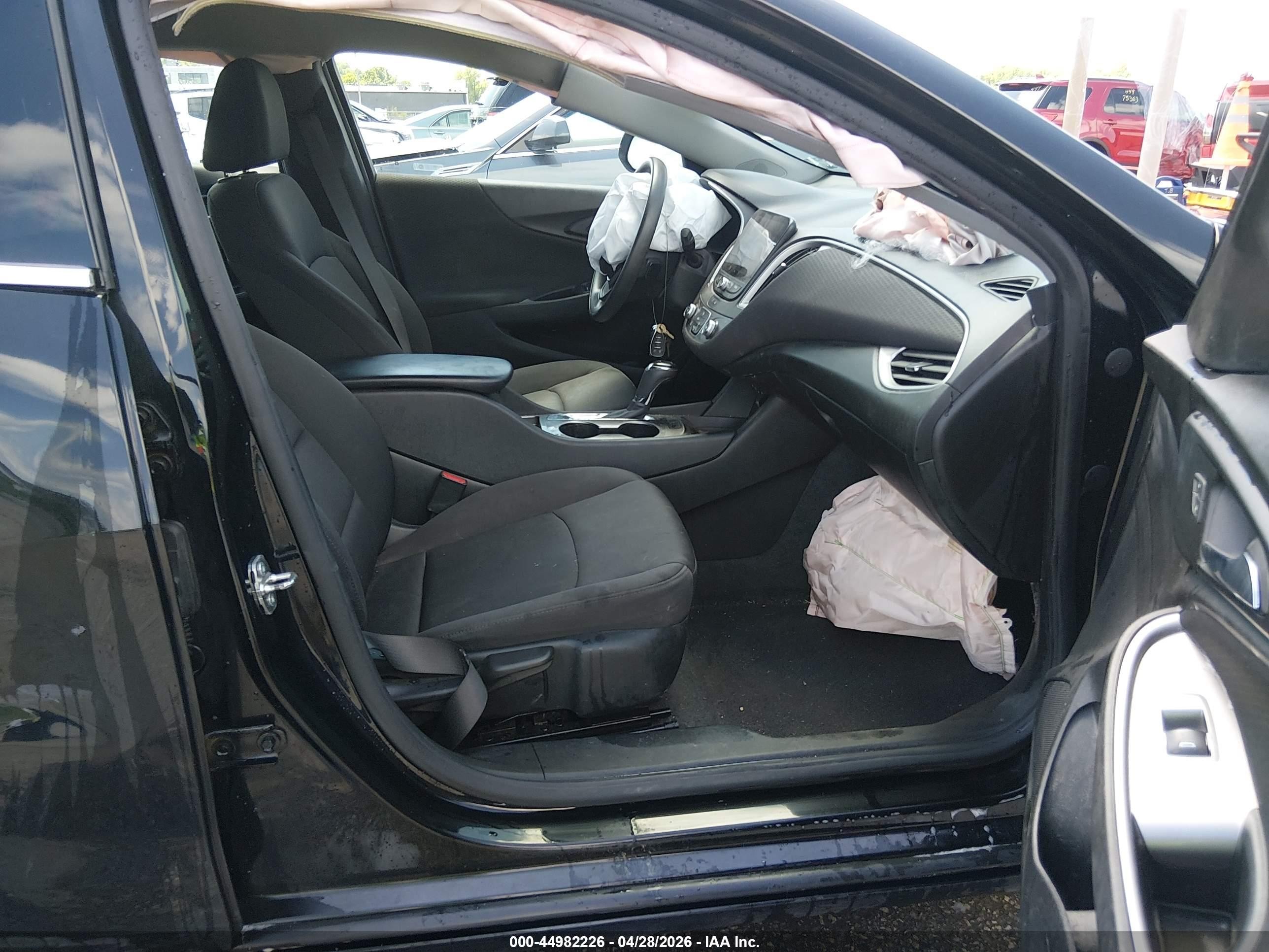2020 Chevrolet Malibu Fwd Ls Черный vin: 1G1ZB5ST5LF005338