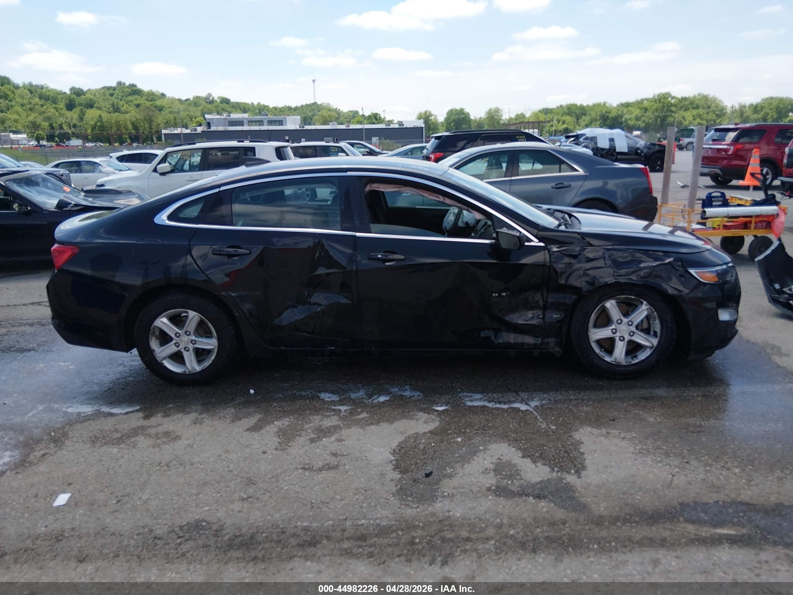 2020 Chevrolet Malibu Fwd Ls Черный vin: 1G1ZB5ST5LF005338