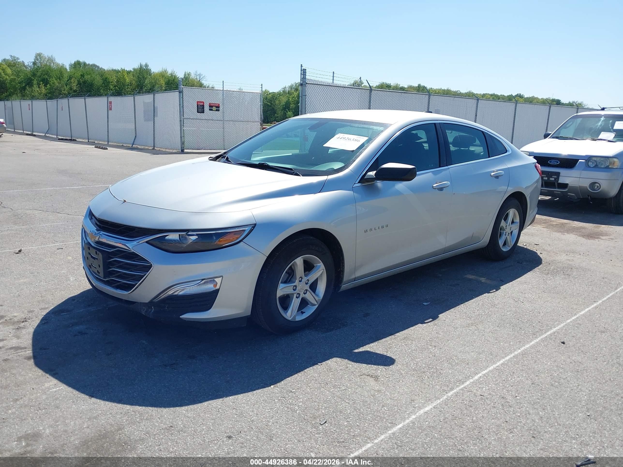 2021 Chevrolet Malibu Fwd Ls Серебряный vin: 1G1ZB5ST5MF023663