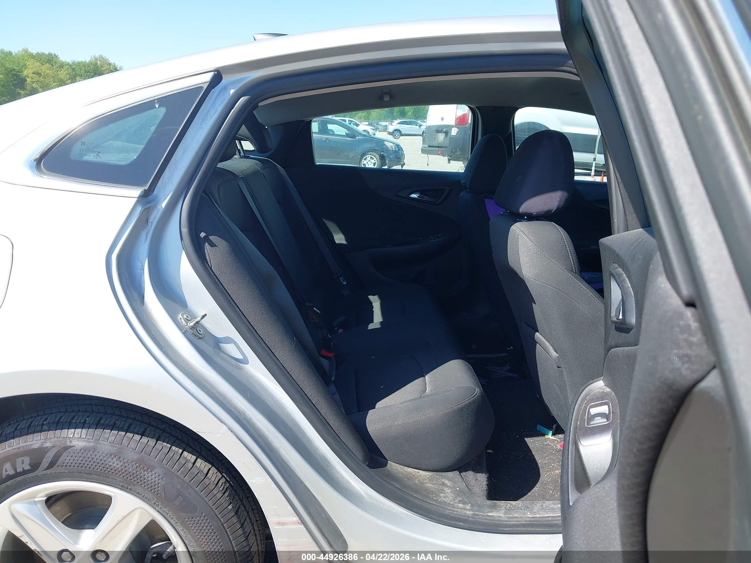 2021 Chevrolet Malibu Fwd Ls Серебряный vin: 1G1ZB5ST5MF023663