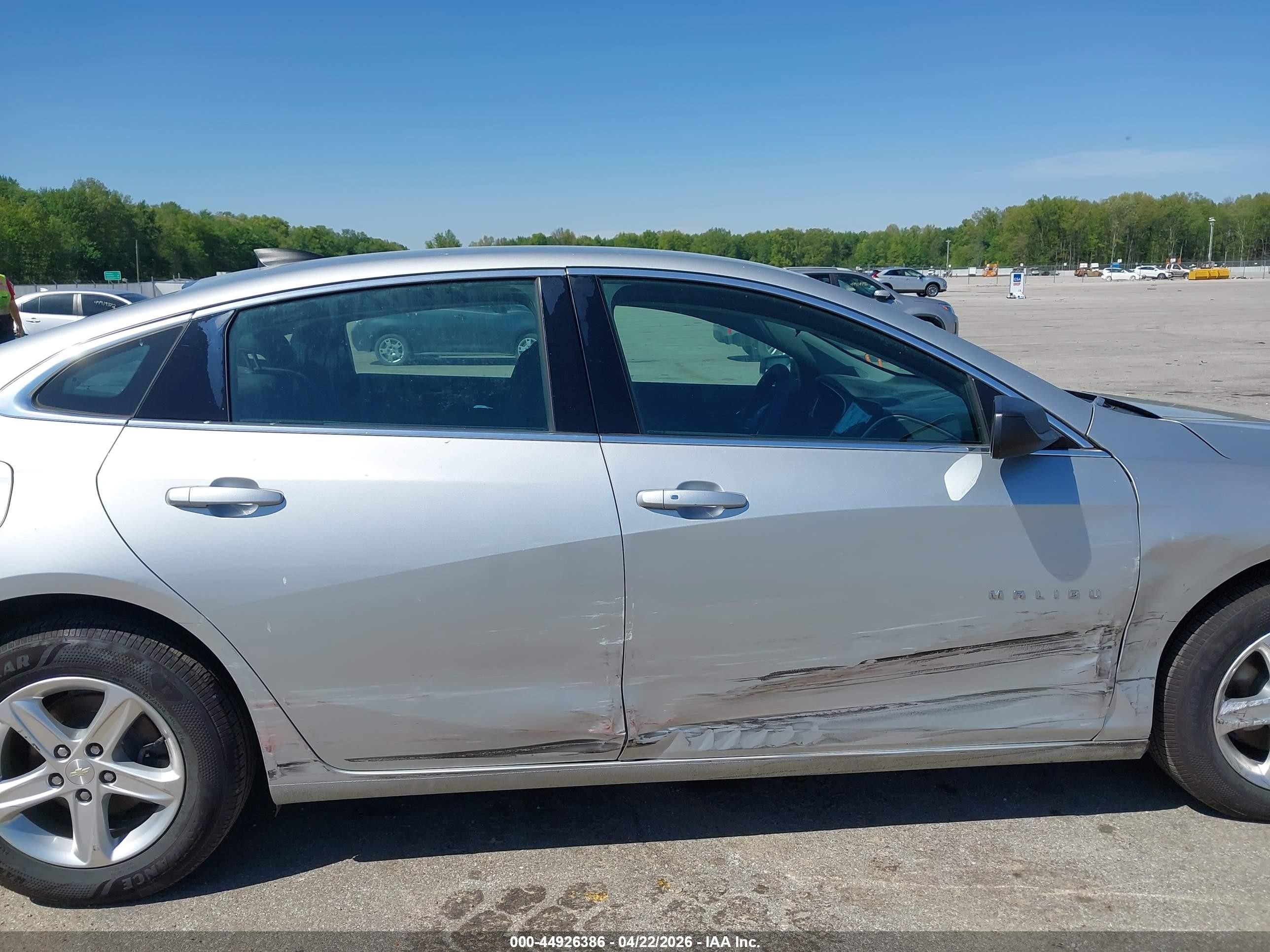 2021 Chevrolet Malibu Fwd Ls Серебряный vin: 1G1ZB5ST5MF023663
