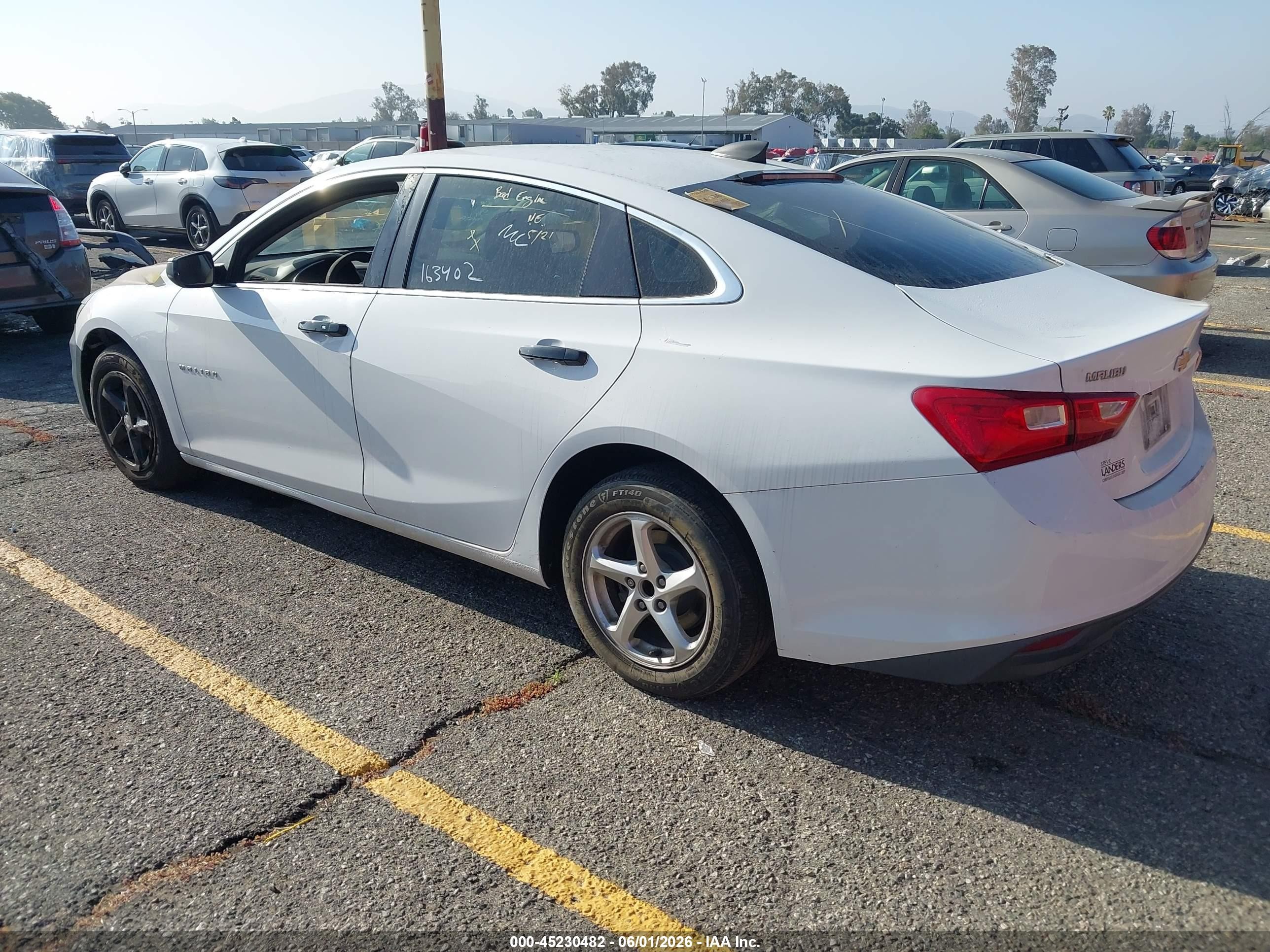 2018 Chevrolet Malibu 1ls White vin: 1G1ZB5ST7JF218191