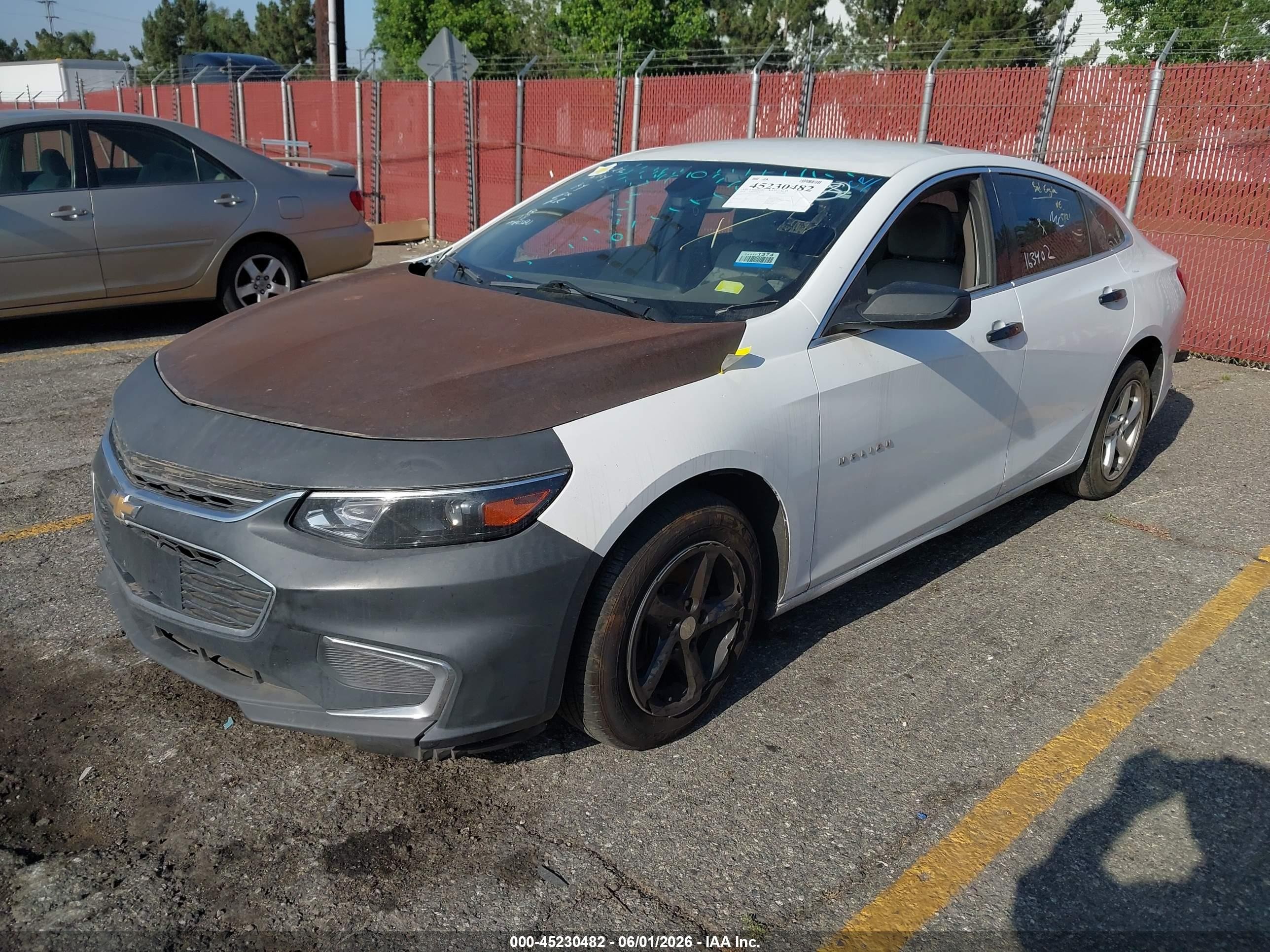 2018 Chevrolet Malibu 1ls White vin: 1G1ZB5ST7JF218191