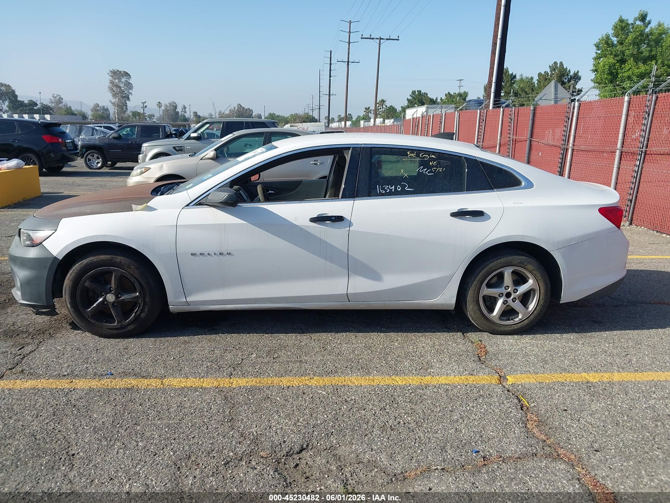 2018 Chevrolet Malibu 1ls White vin: 1G1ZB5ST7JF218191