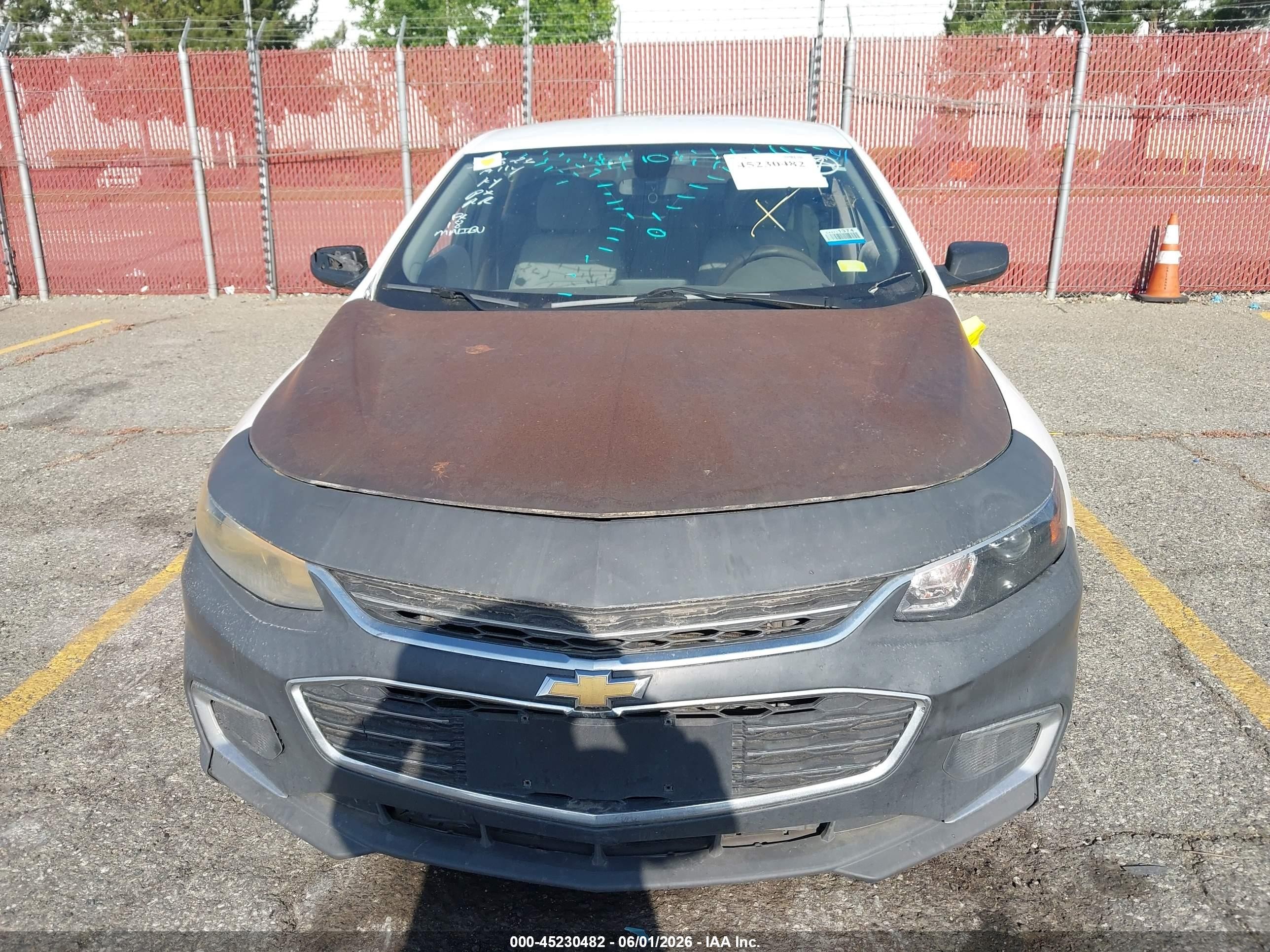 2018 Chevrolet Malibu 1ls White vin: 1G1ZB5ST7JF218191