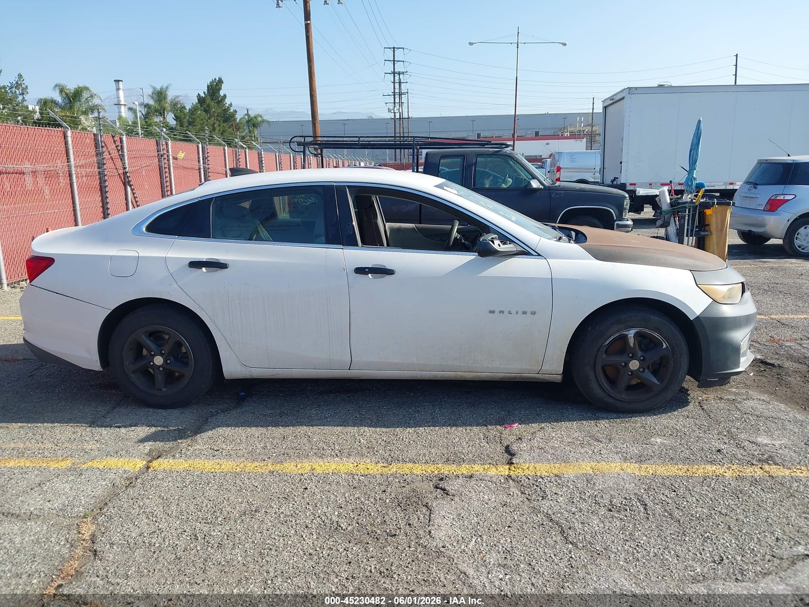 2018 Chevrolet Malibu 1ls White vin: 1G1ZB5ST7JF218191