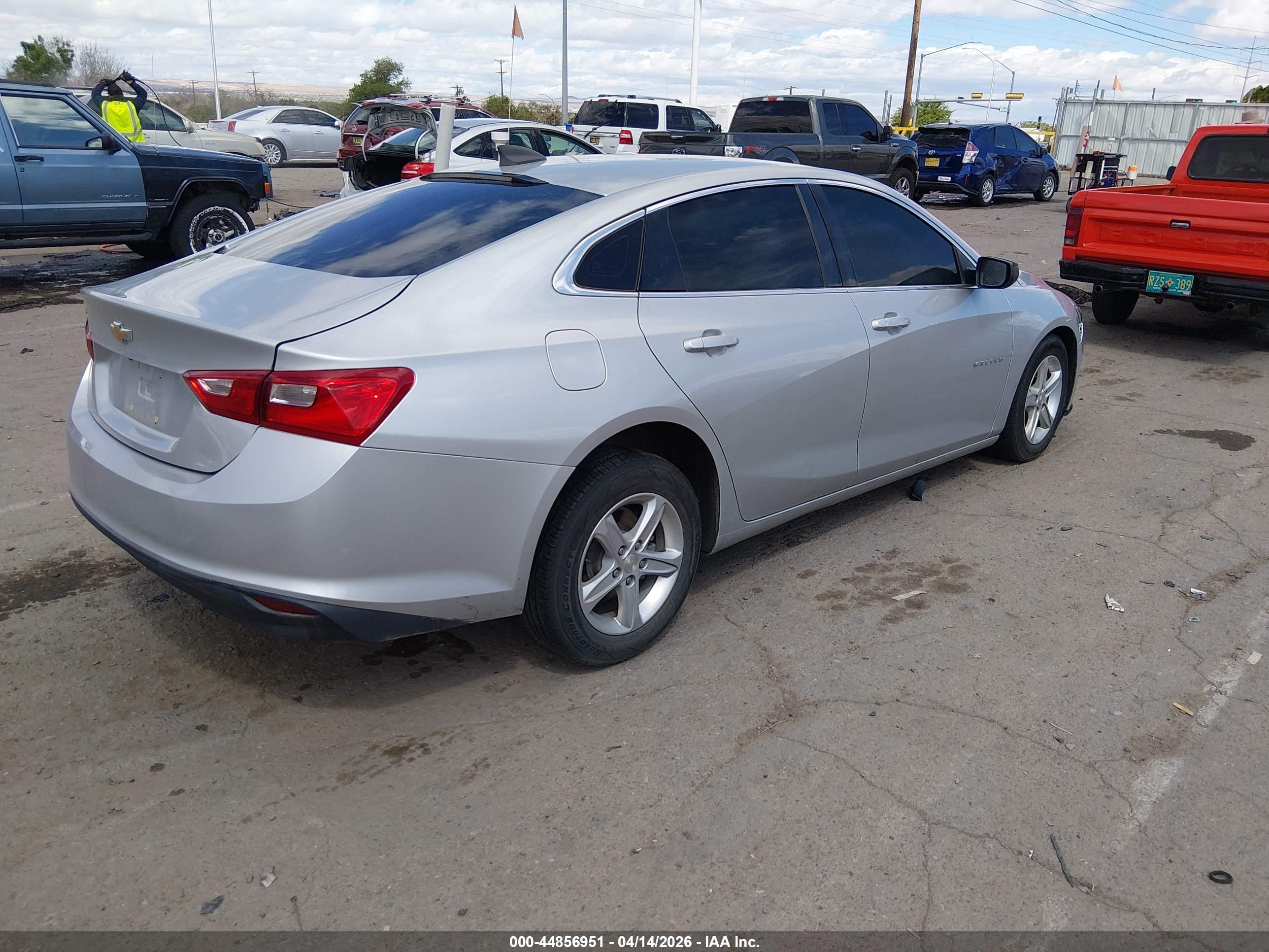 2020 Chevrolet Malibu Fwd Ls Silver vin: 1G1ZB5ST7LF099612