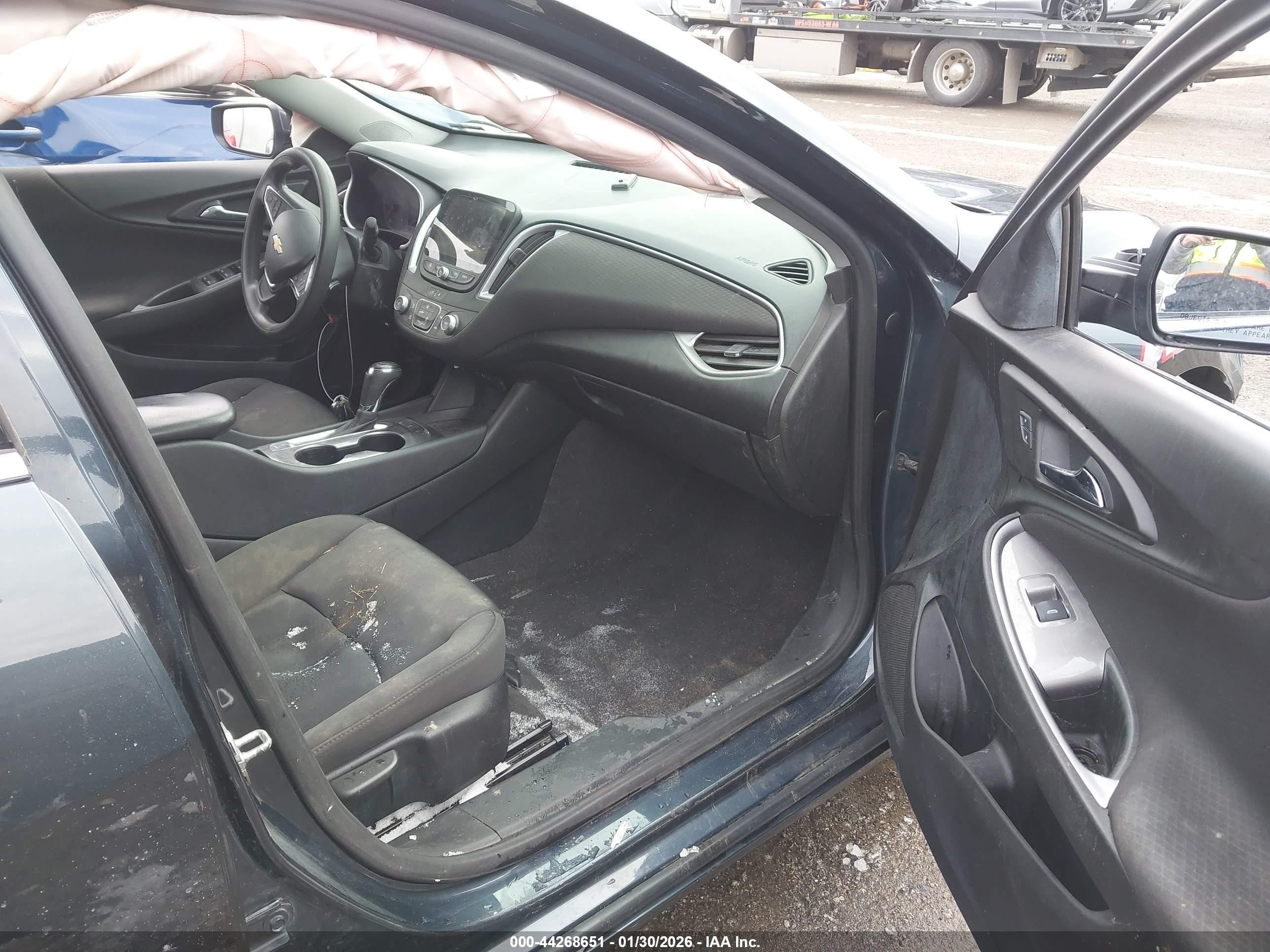 2020 Chevrolet Malibu Fwd Ls Синий vin: 1G1ZB5ST7LF152356