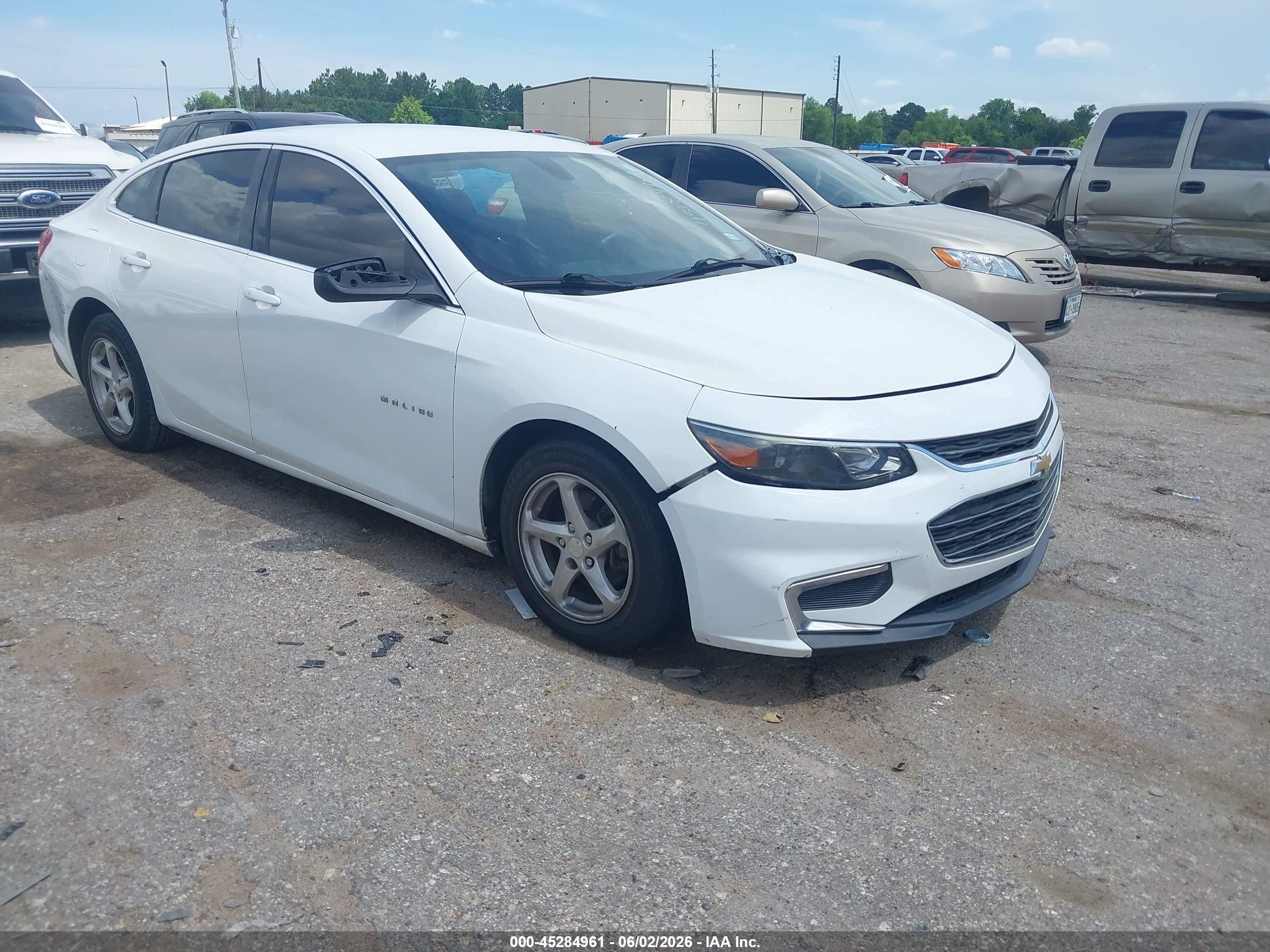 1G1ZB5ST8GF305672