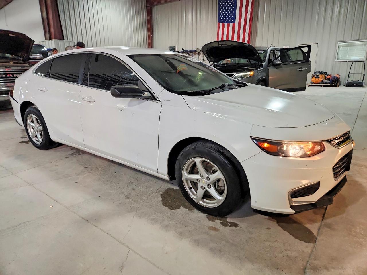 2018 Chevrolet Malibu Ls White vin: 1G1ZB5ST8JF288959