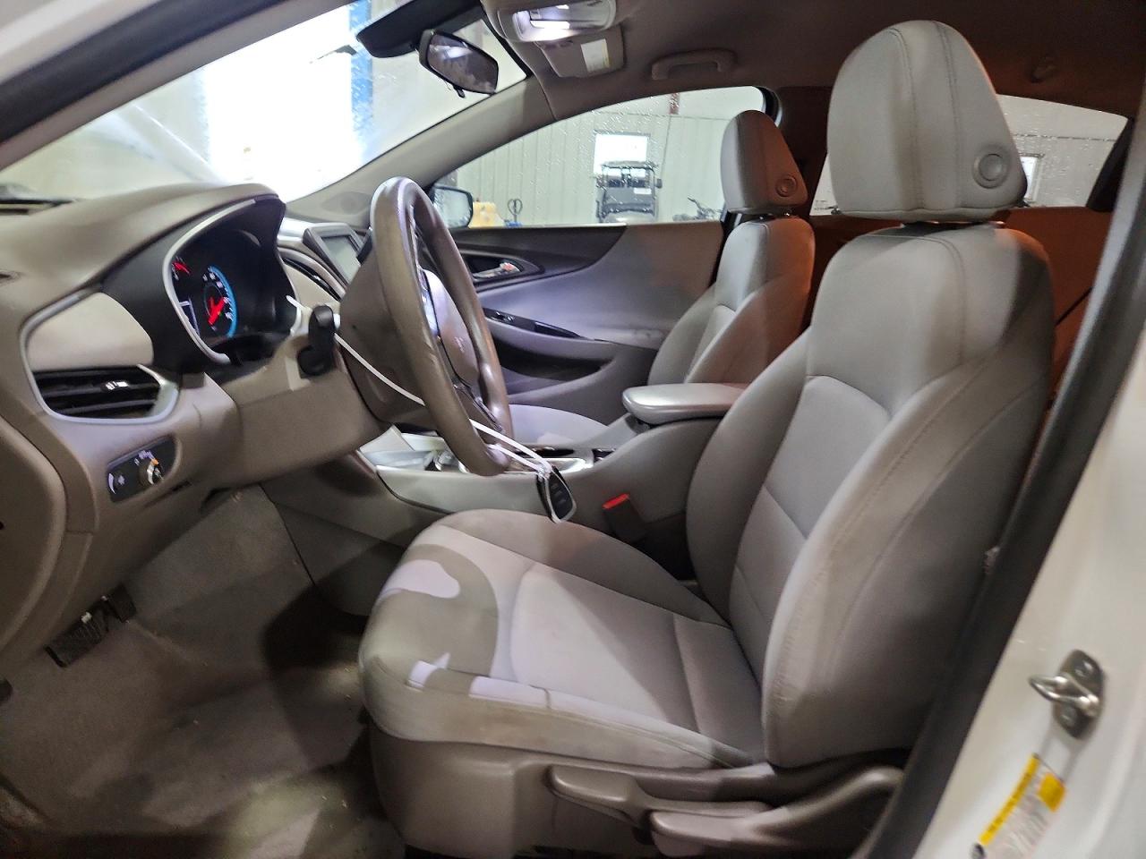 2018 Chevrolet Malibu Ls White vin: 1G1ZB5ST8JF288959